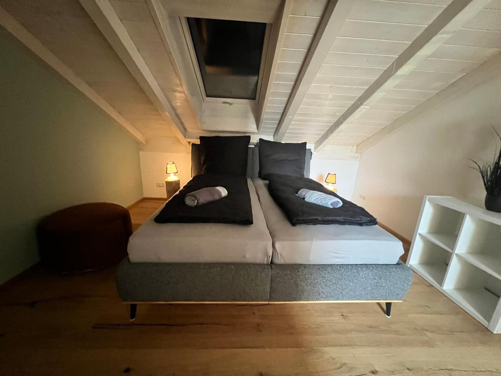 Deluxe One-Bedroom Apartment photo 1