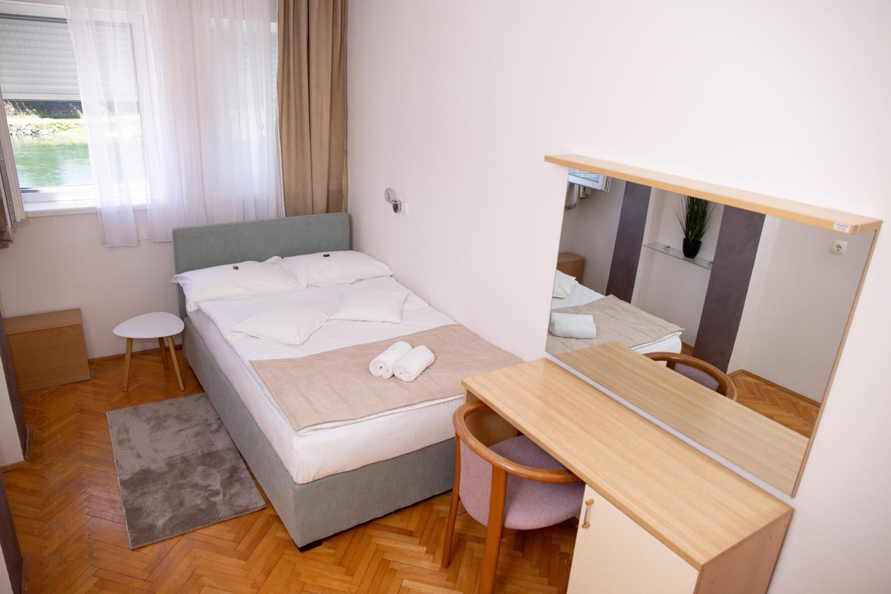 Apartment photo 3