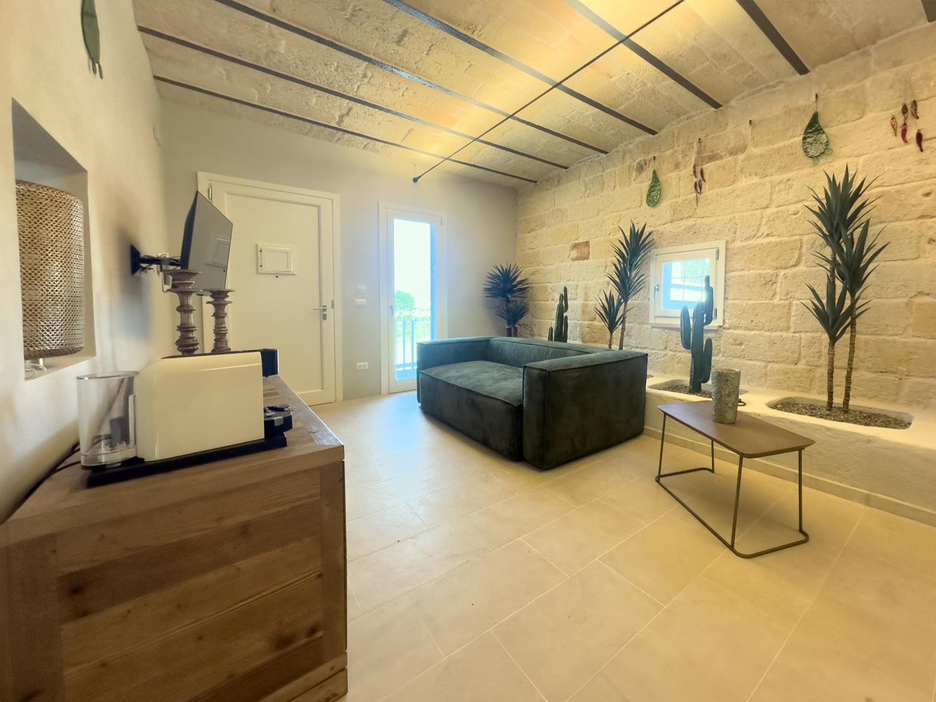 Executive Suite - Photo 4