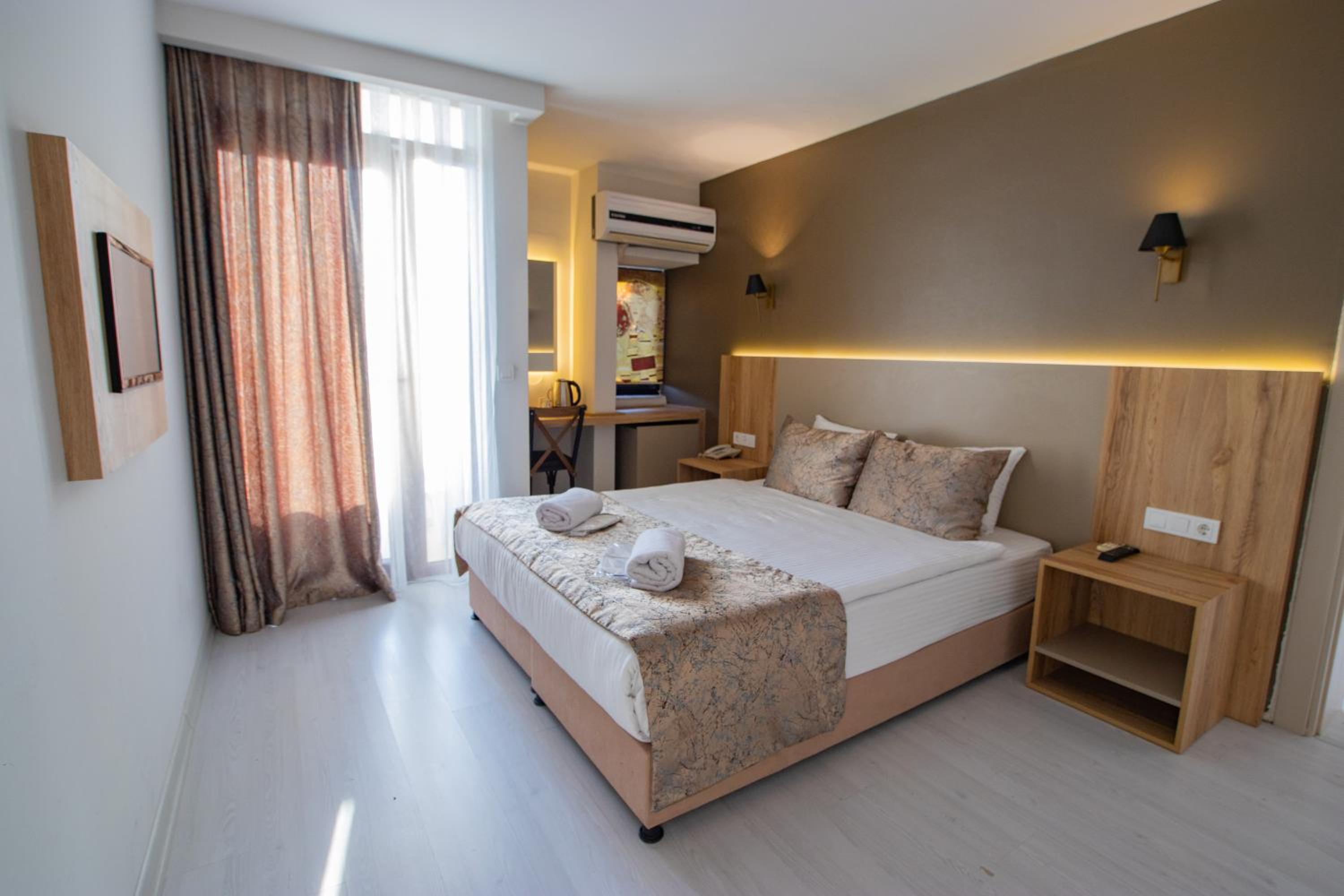 Double or Twin Room - Photo 1