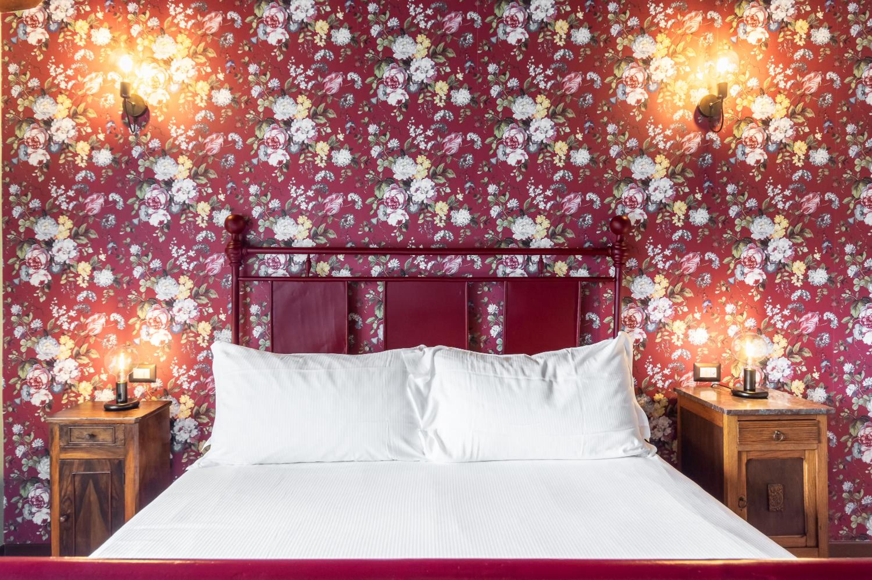 Deluxe Double Room - Photo 18