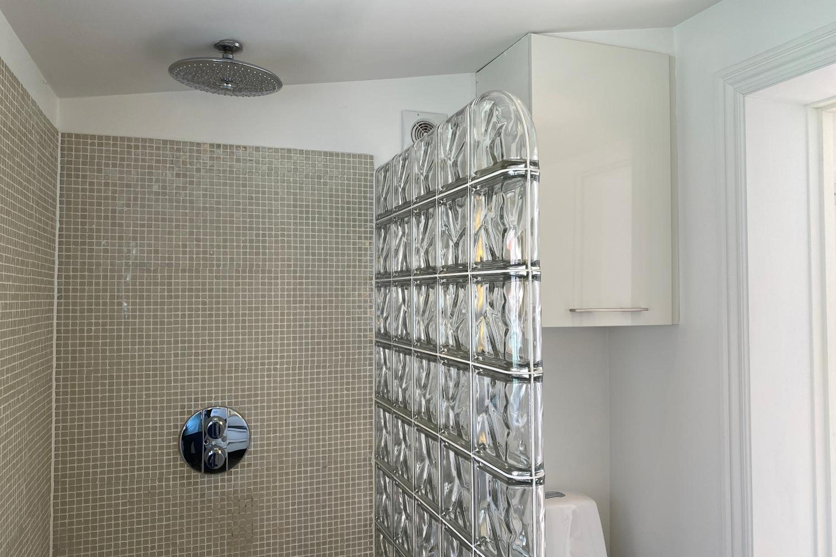 One-Bedroom Apartment - Photo 61