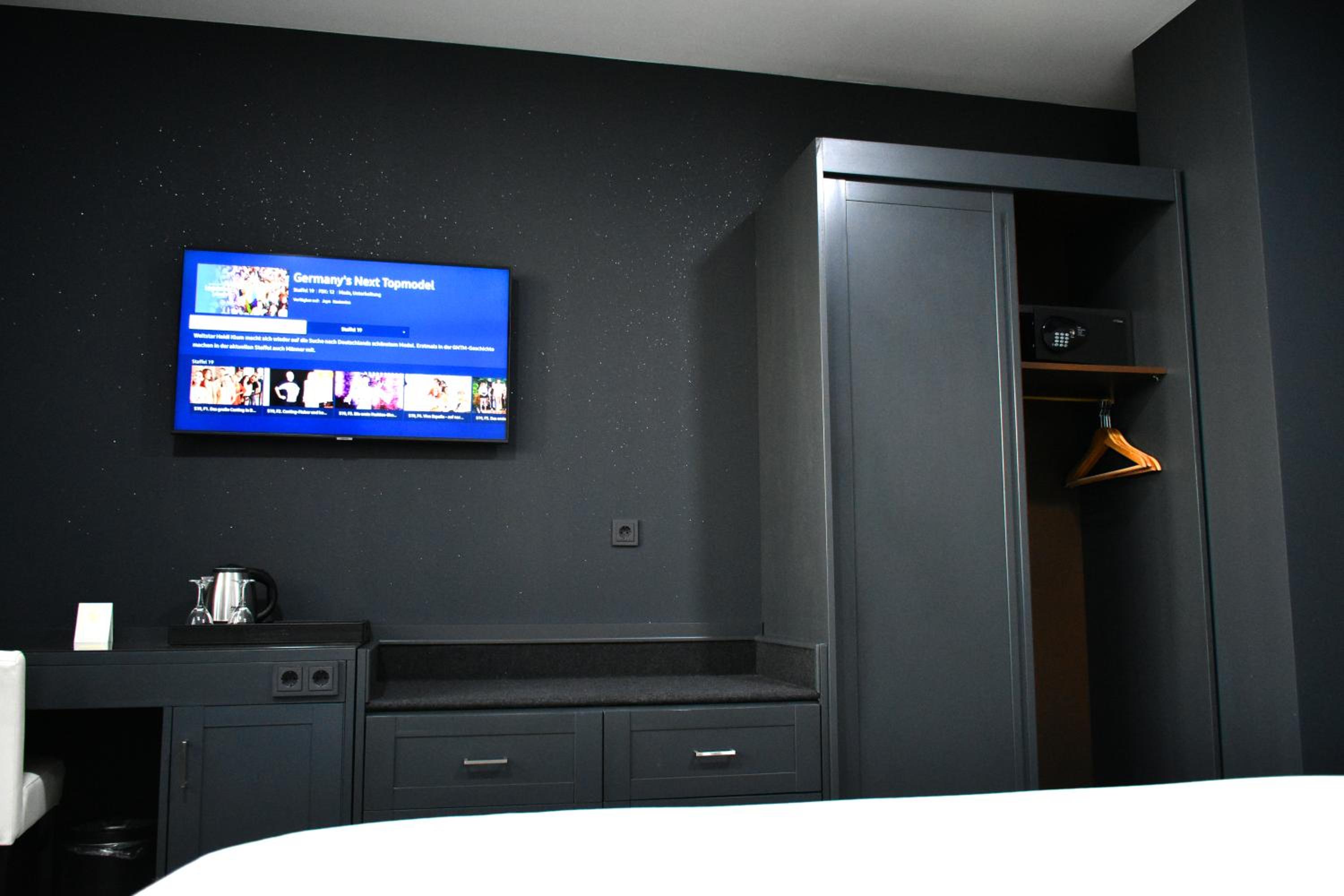 Deluxe Double or Twin Room photo 1