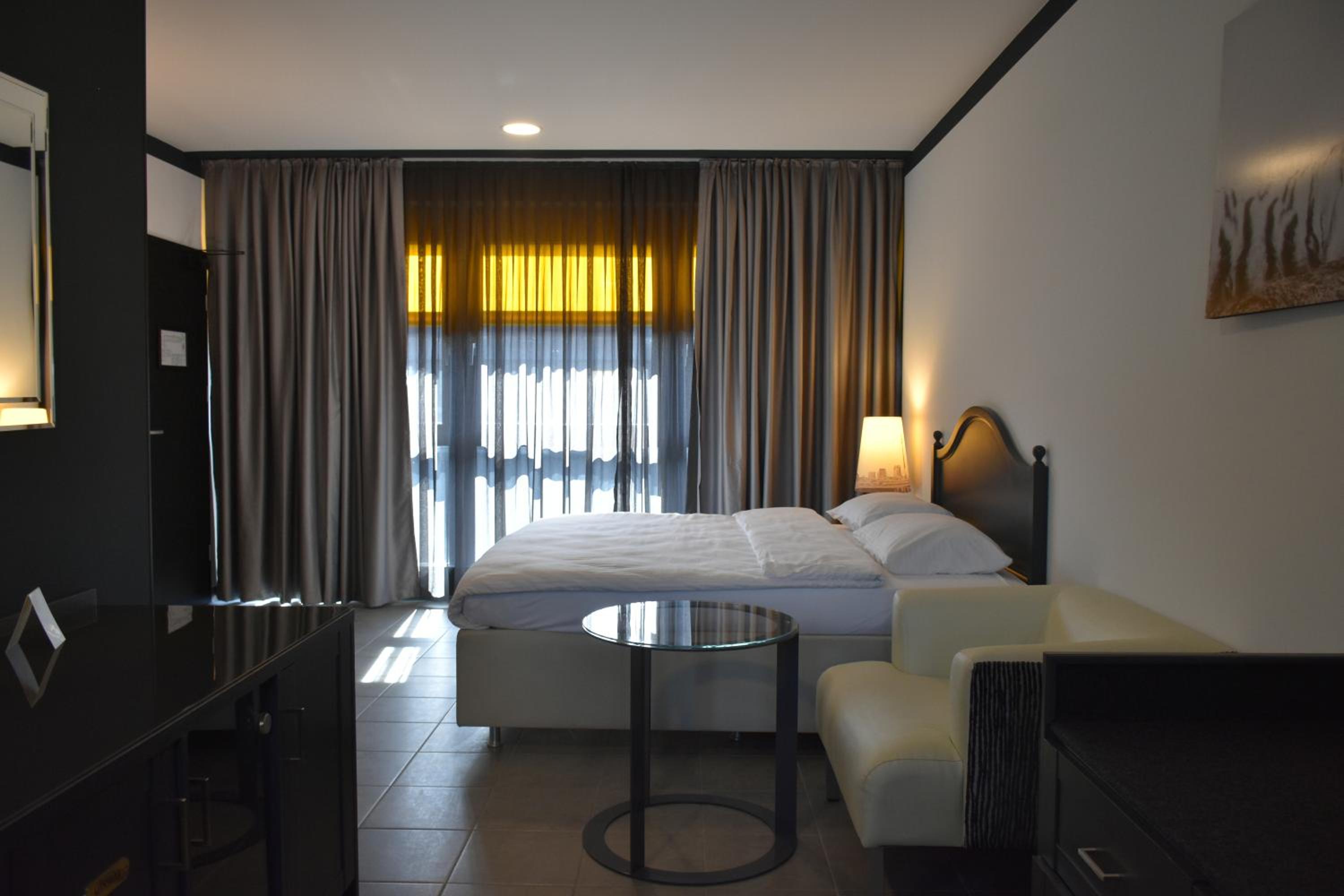 Budget Double Room photo 2