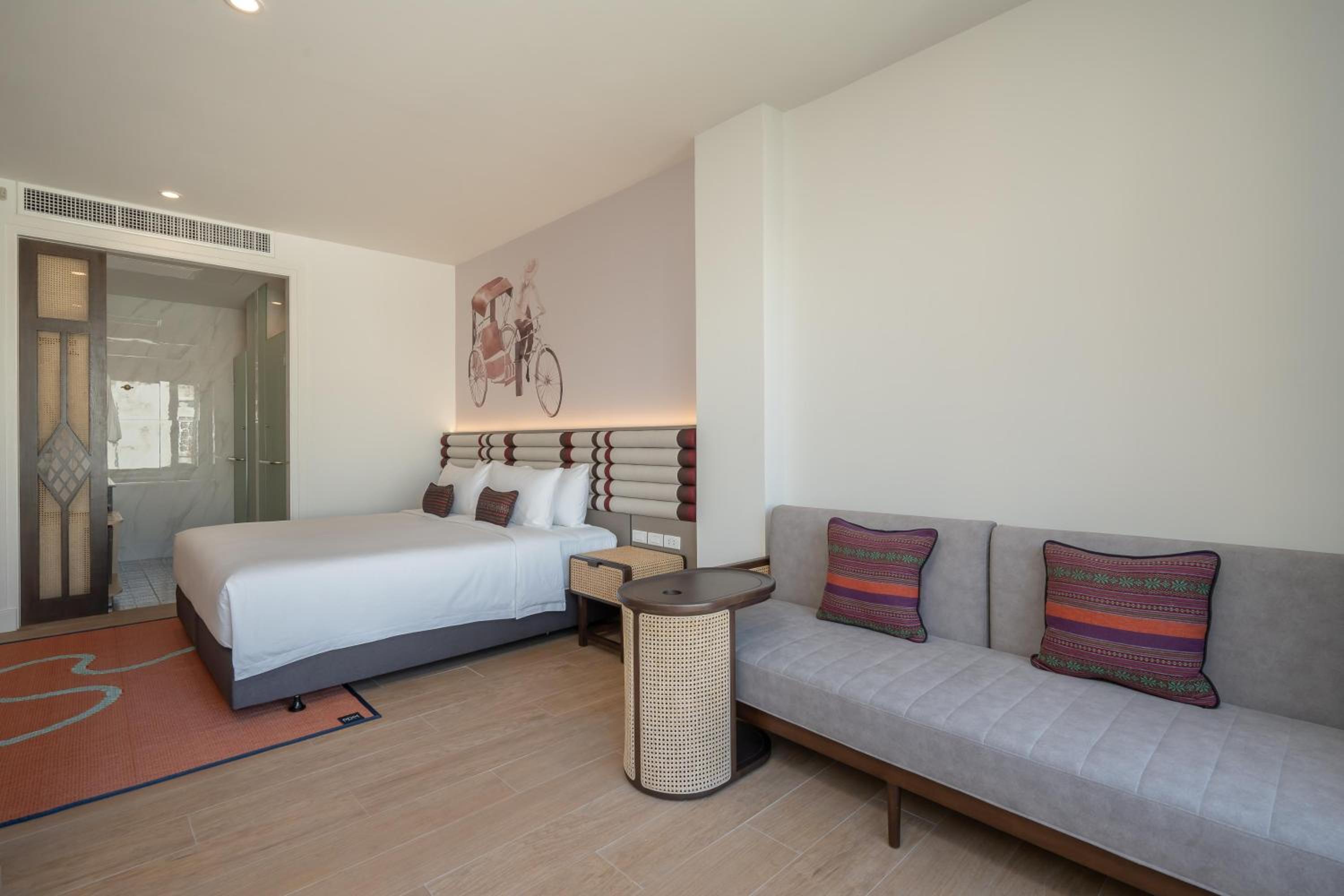 Junior Suite with Pool View photo 1