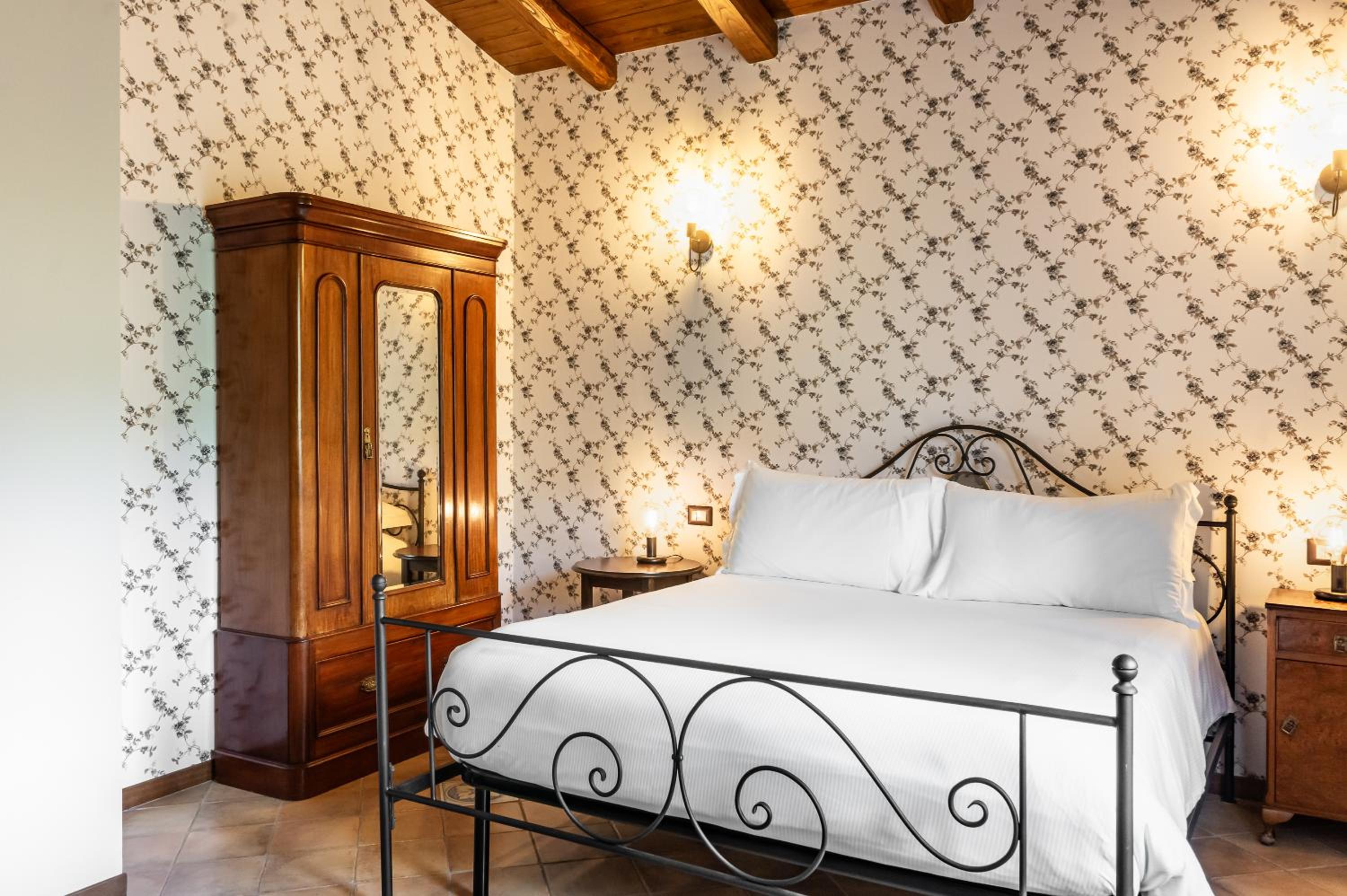 Deluxe Double Room - Photo 6