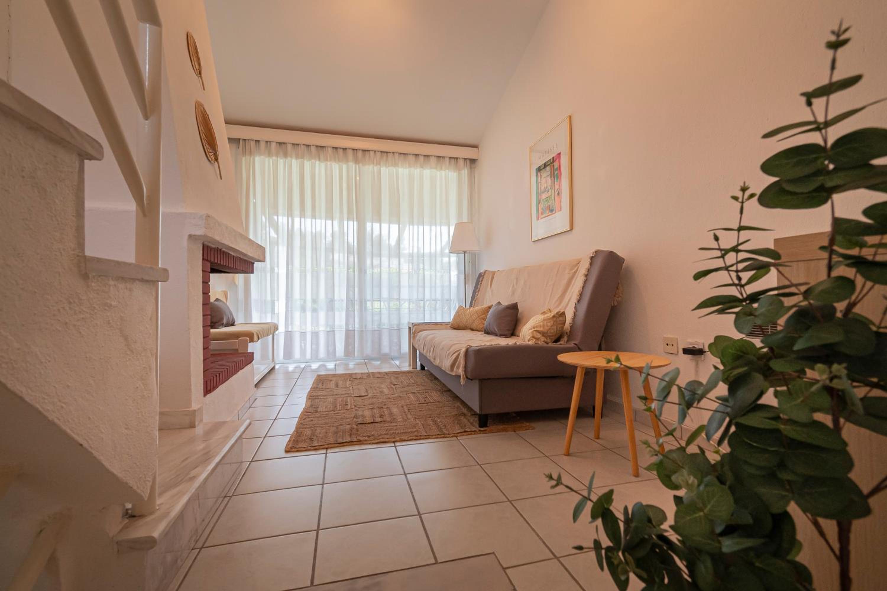Two-Bedroom House photo 2