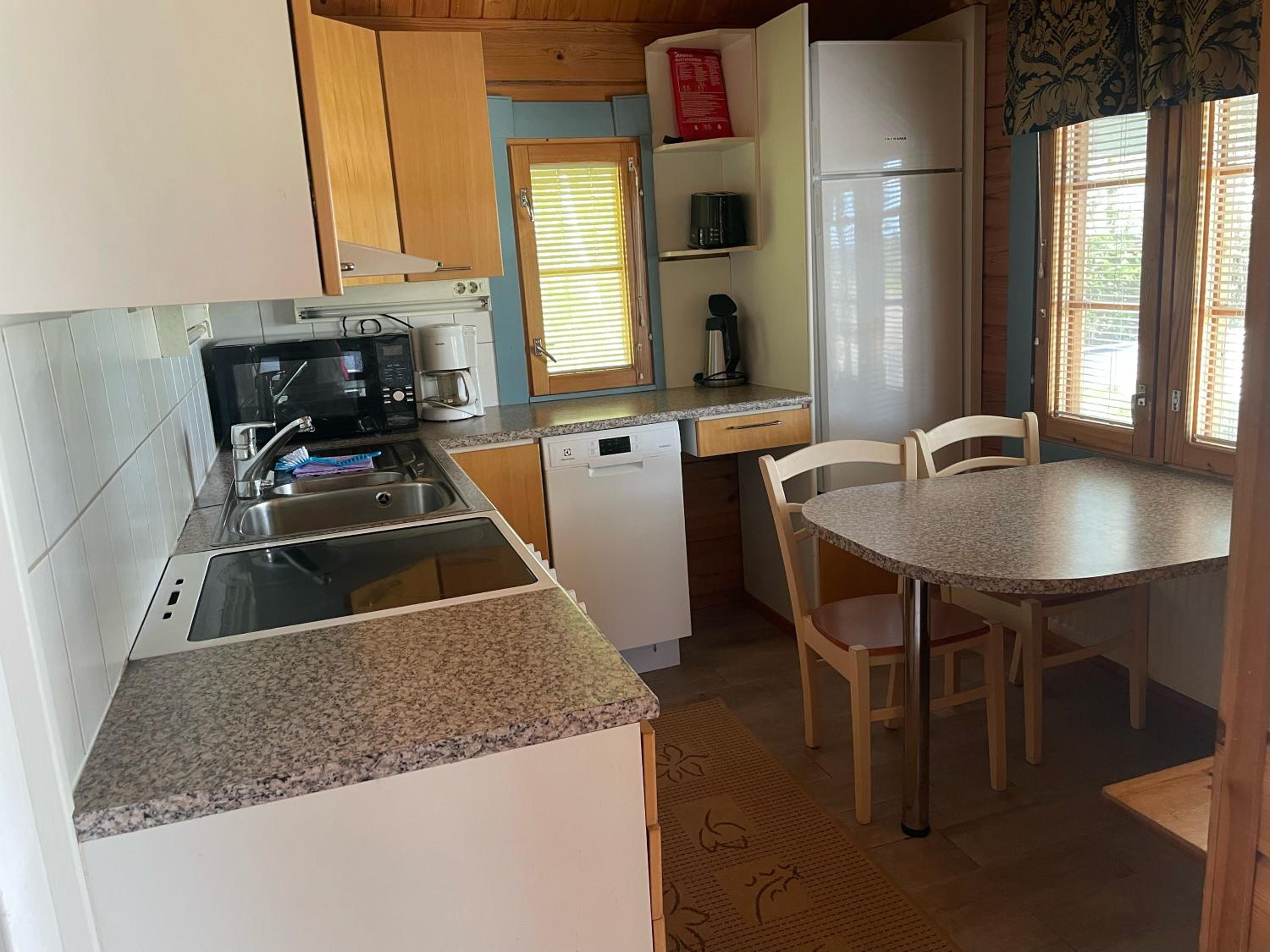 One-Bedroom House - Photo 10