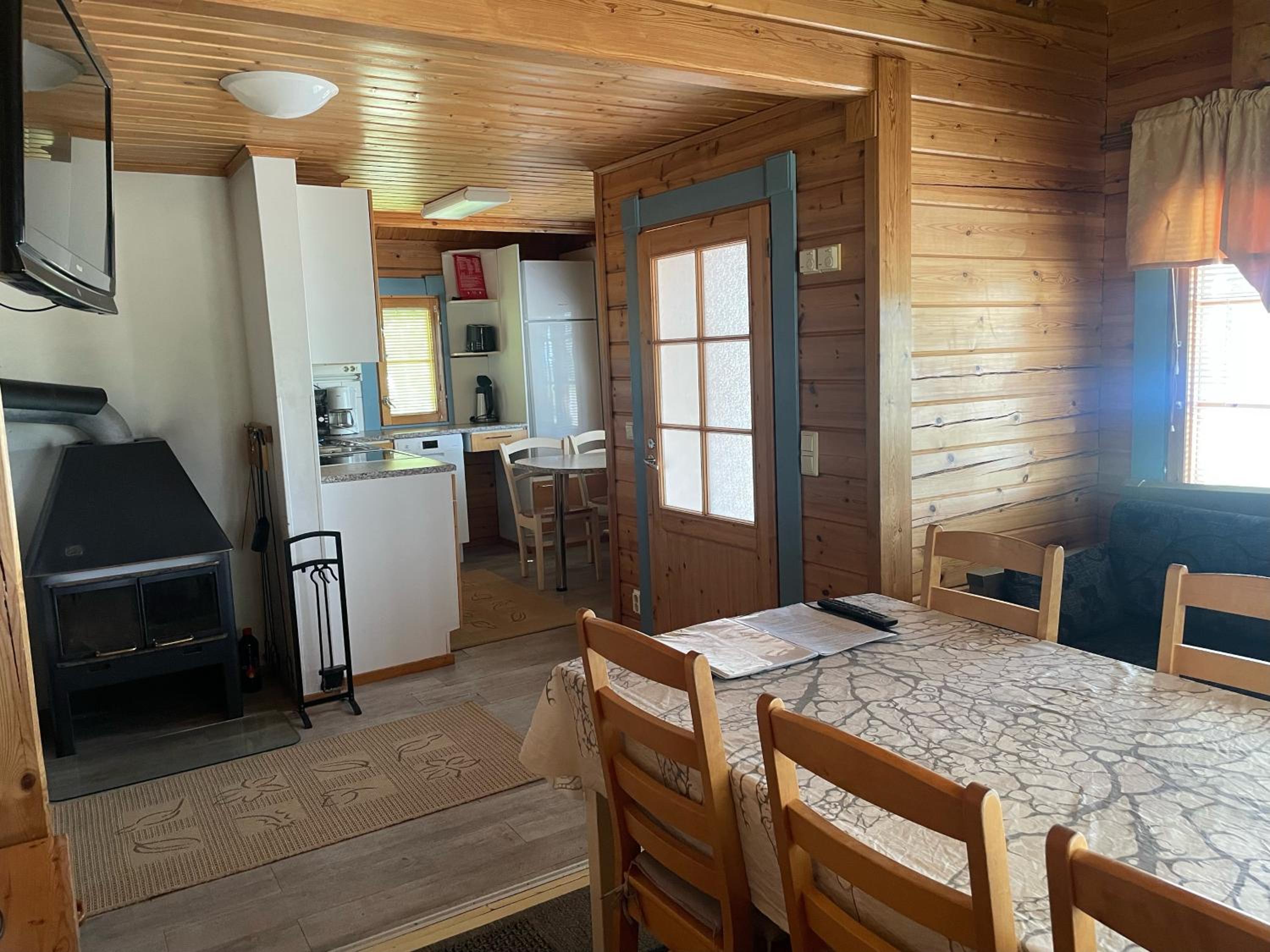 One-Bedroom House - Photo 9