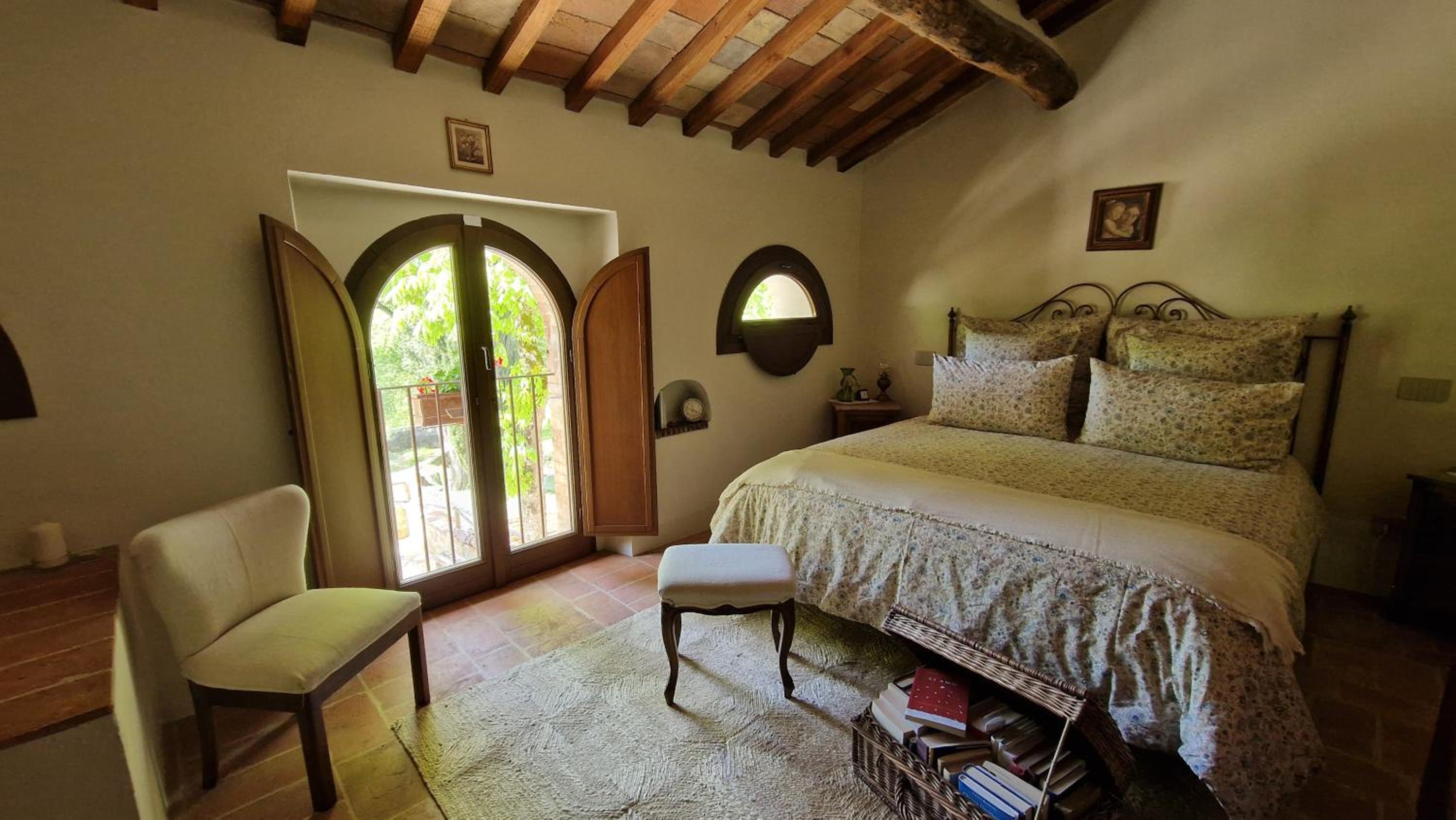 Deluxe Two-Bedroom Apartment with Garden View