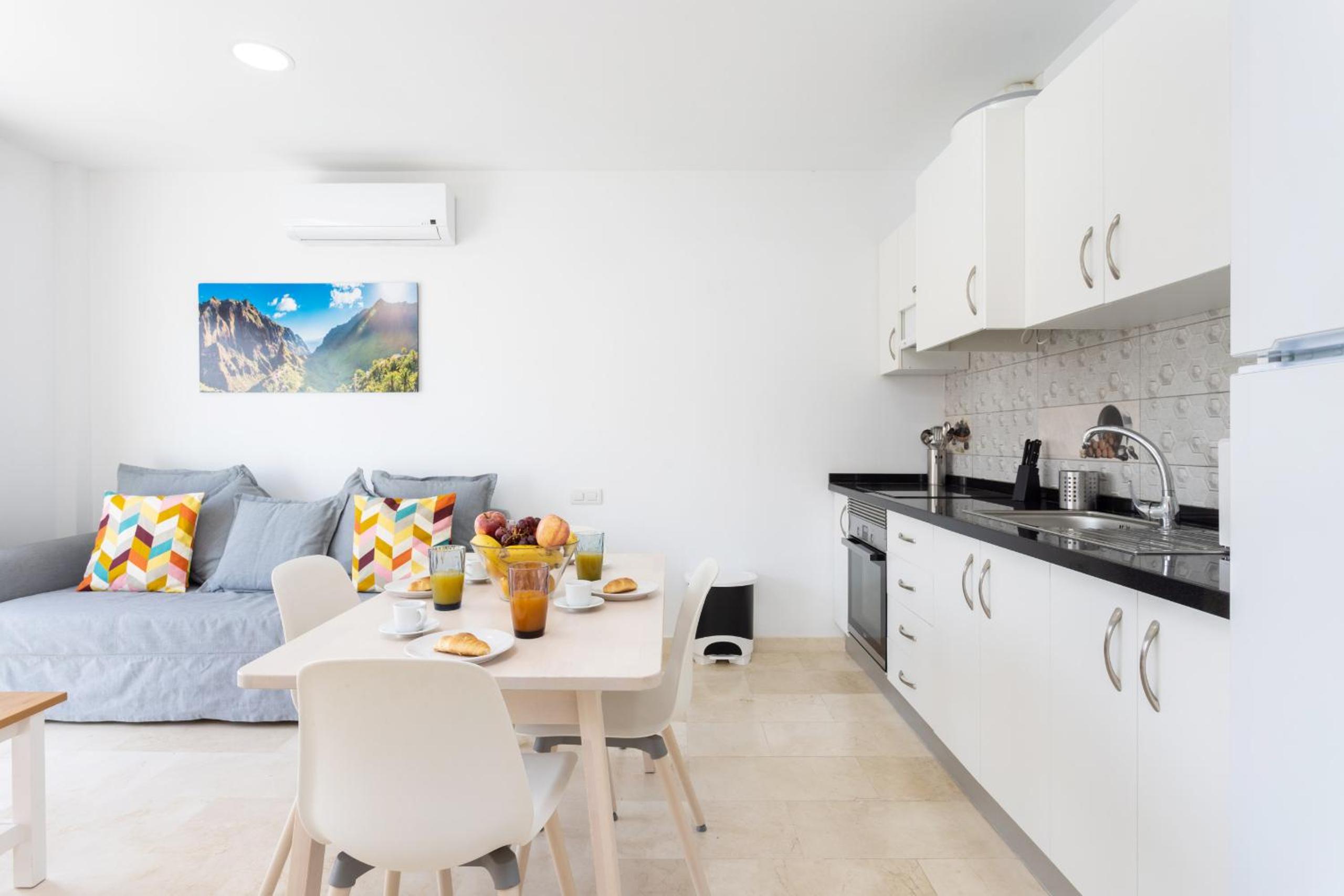 Apartment with Sea View photo 2