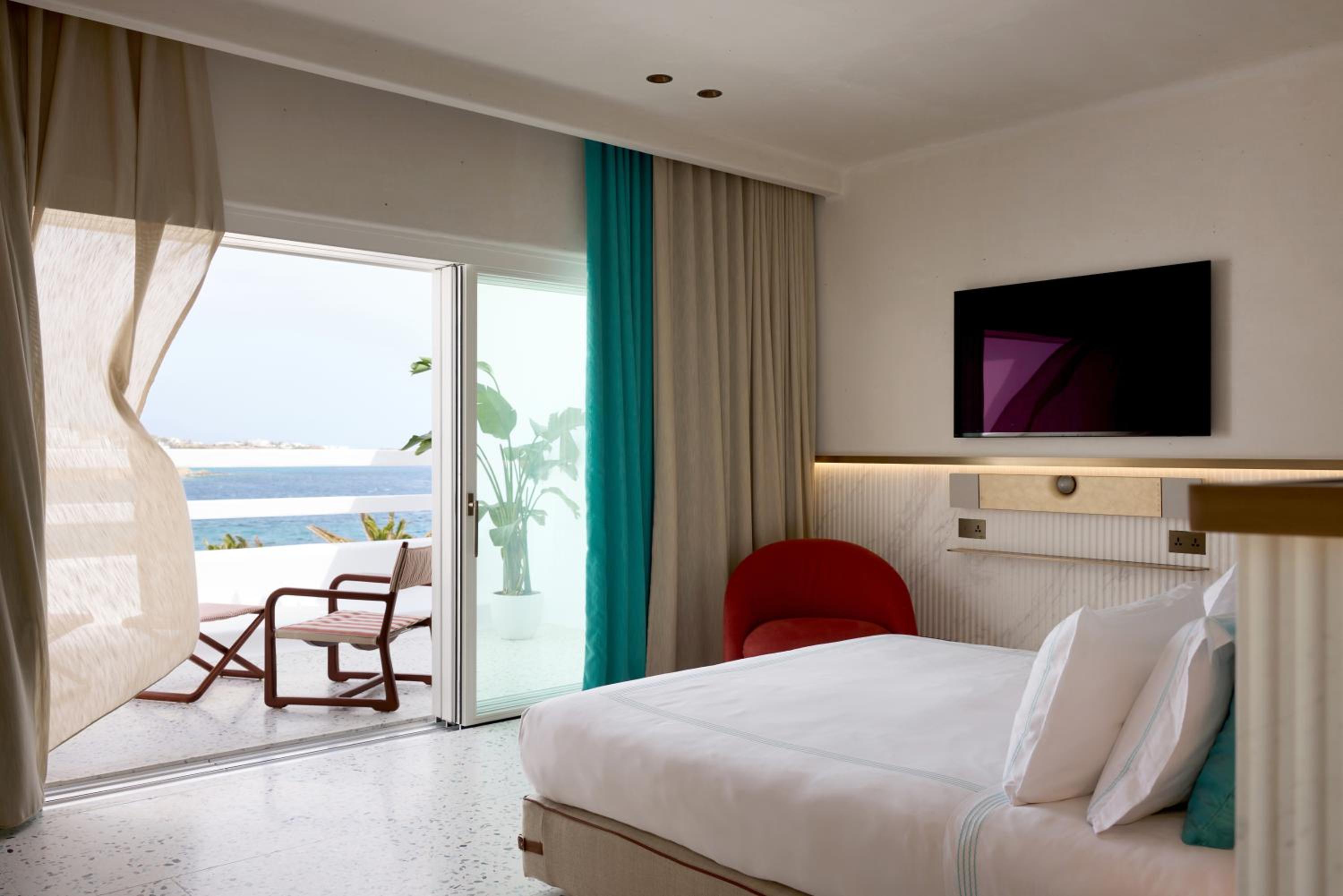 Deluxe Double Room with Sea View - Photo 9