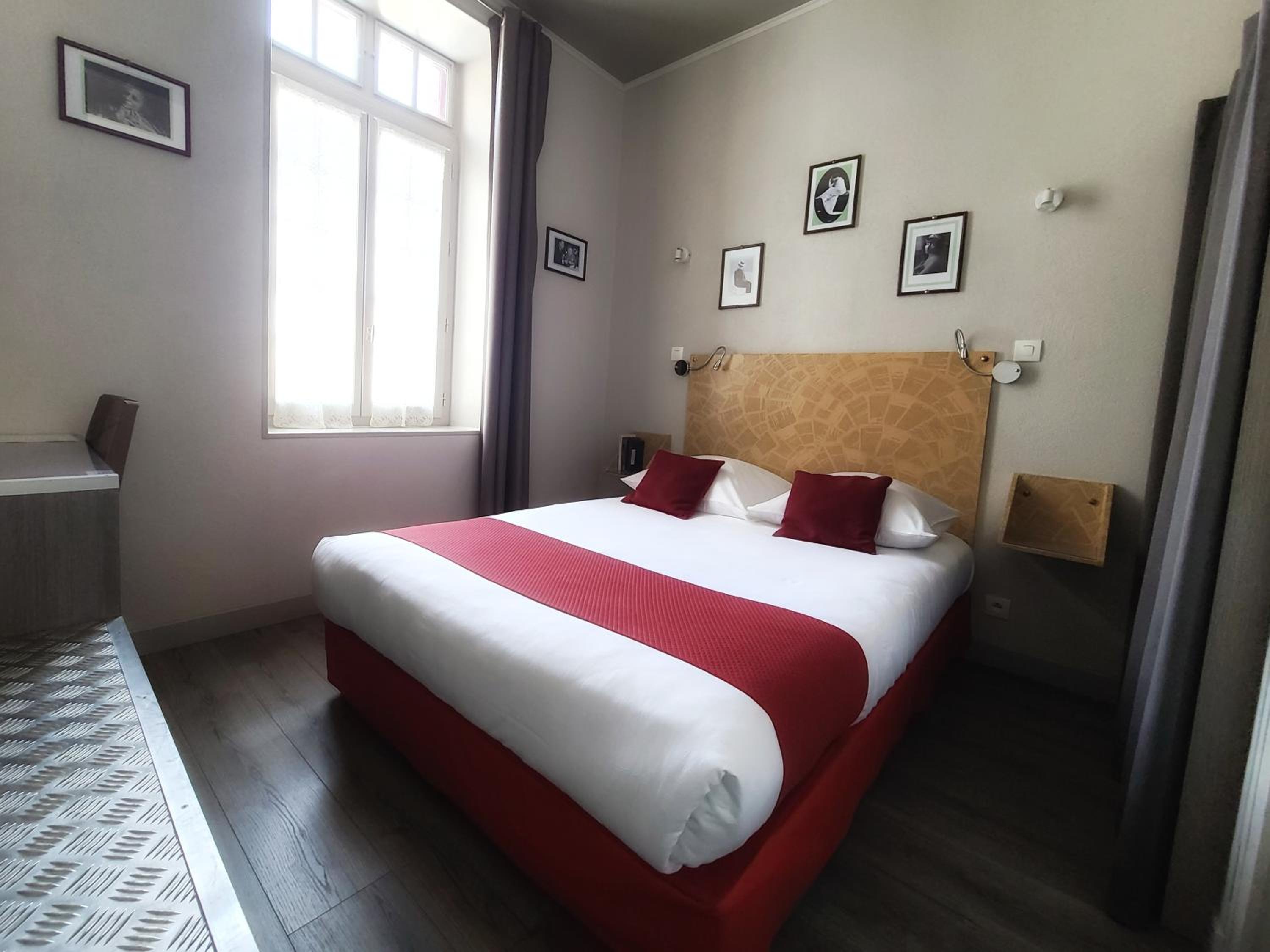 Small Double Room with Garden View - Colette photo 1