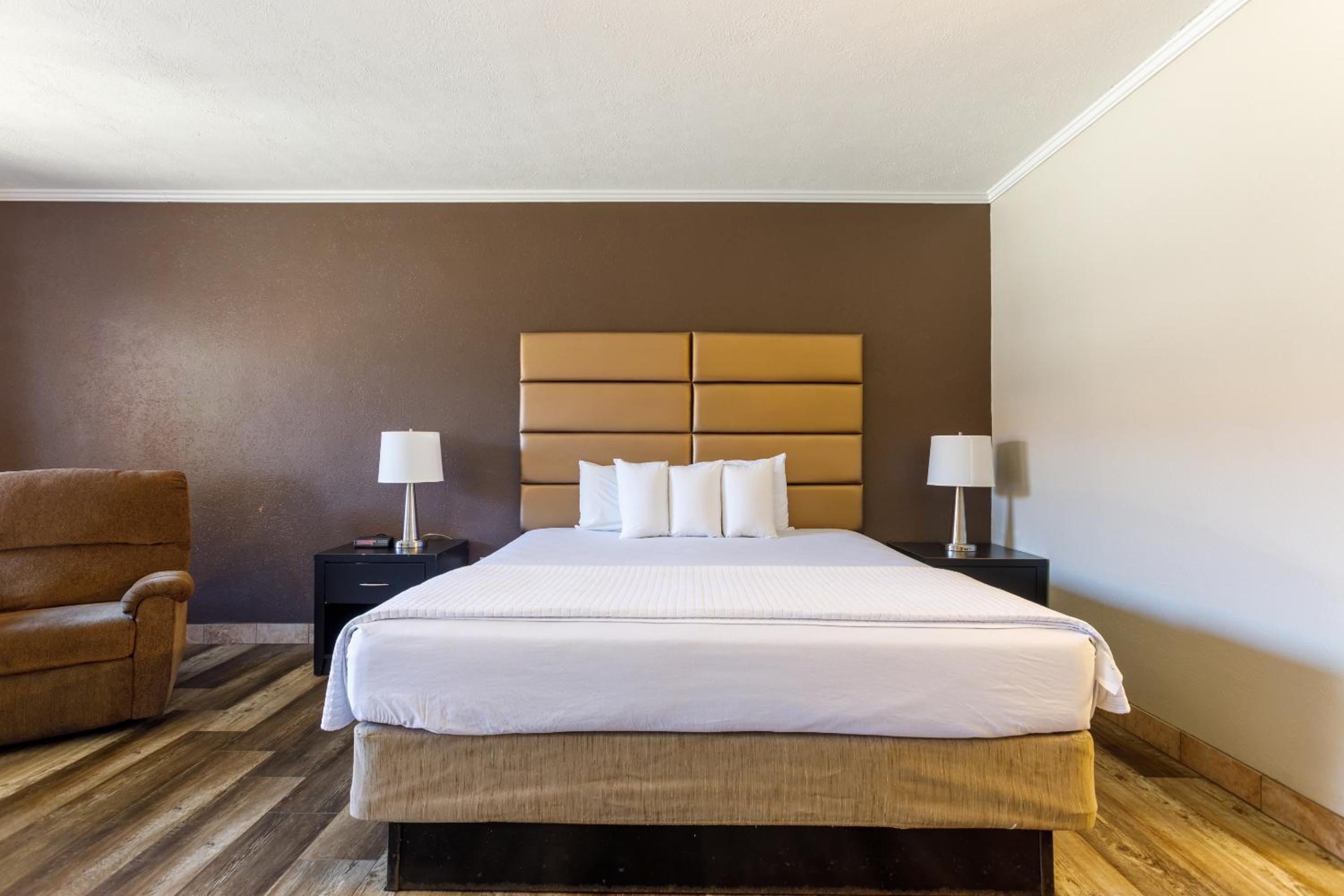 Standard King Room