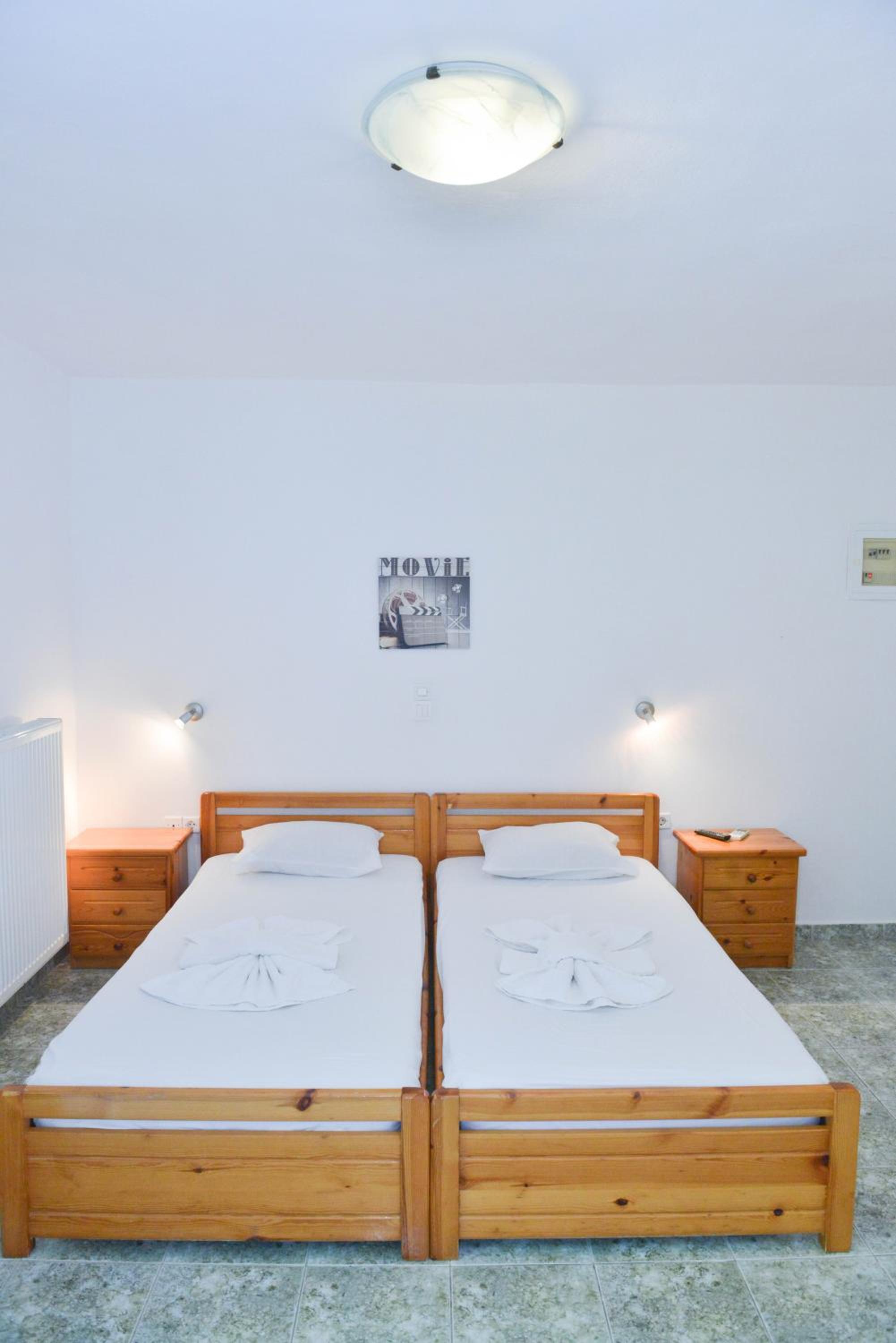 Semi-basement Studio with Garden View