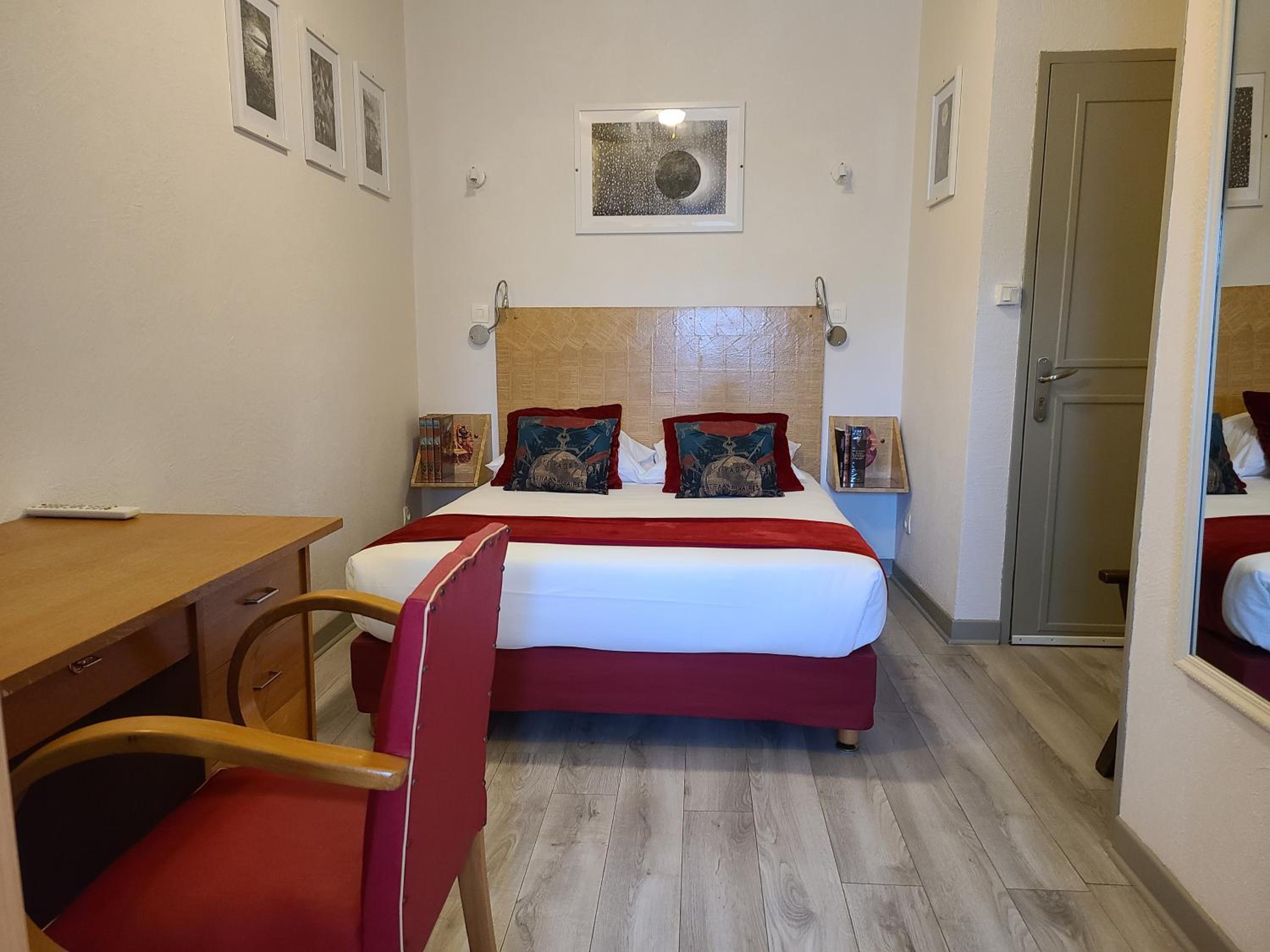 Small Double Room - Jules Verne photo 1