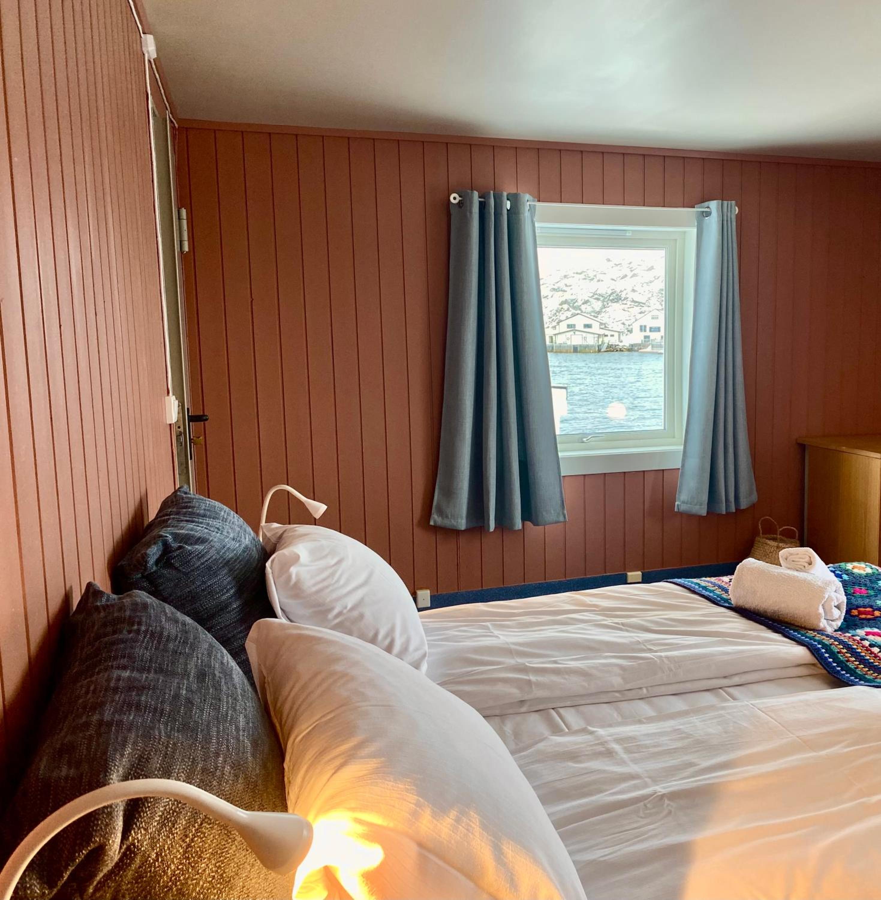 Deluxe Double Room with Sea View - Photo 5