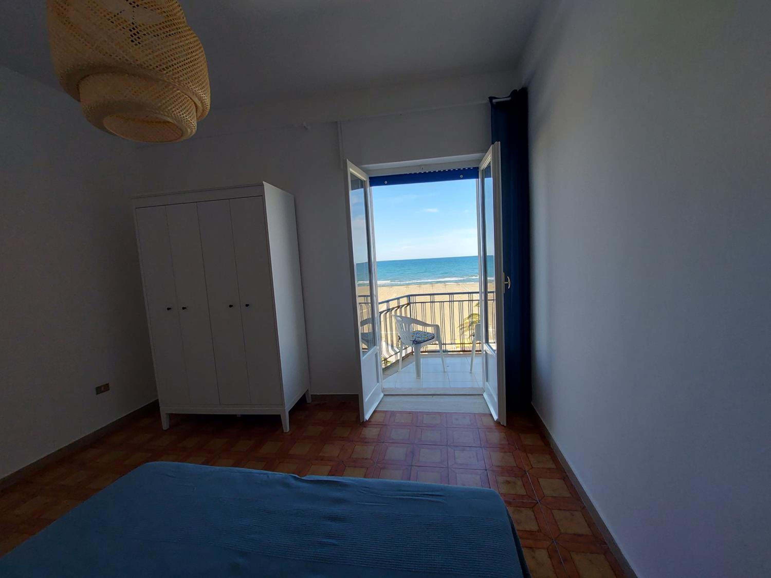 Two-Bedroom Apartment with Balcony and Sea View photo 3