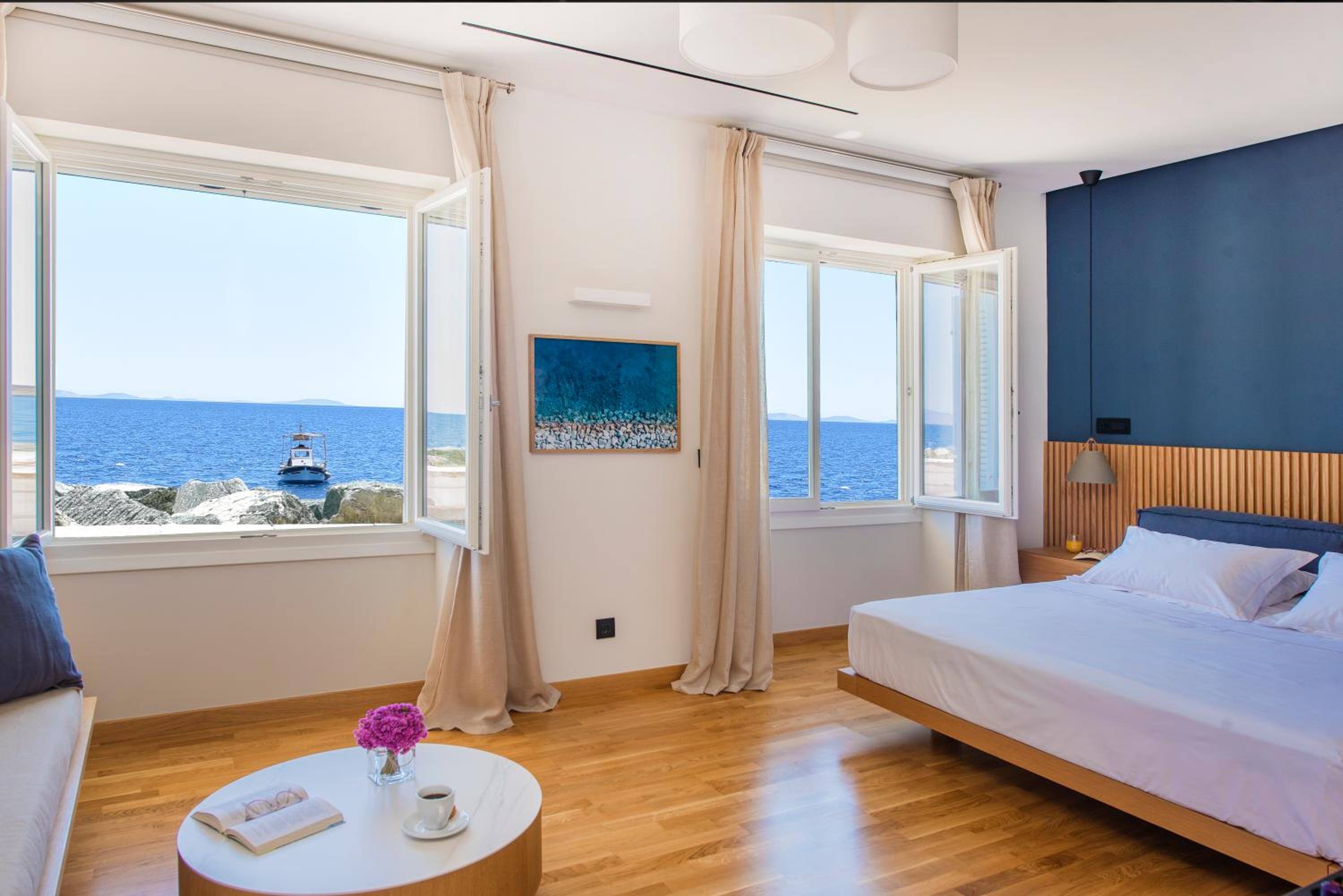 Deluxe Ground Floor Suite with Sea View