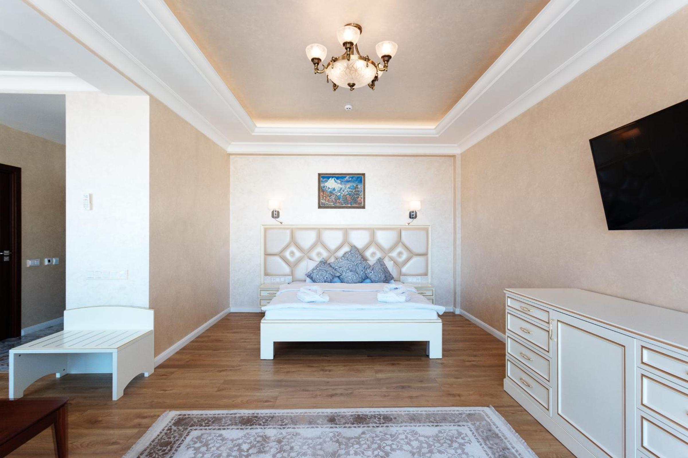 Suite with Mountain View photo 2