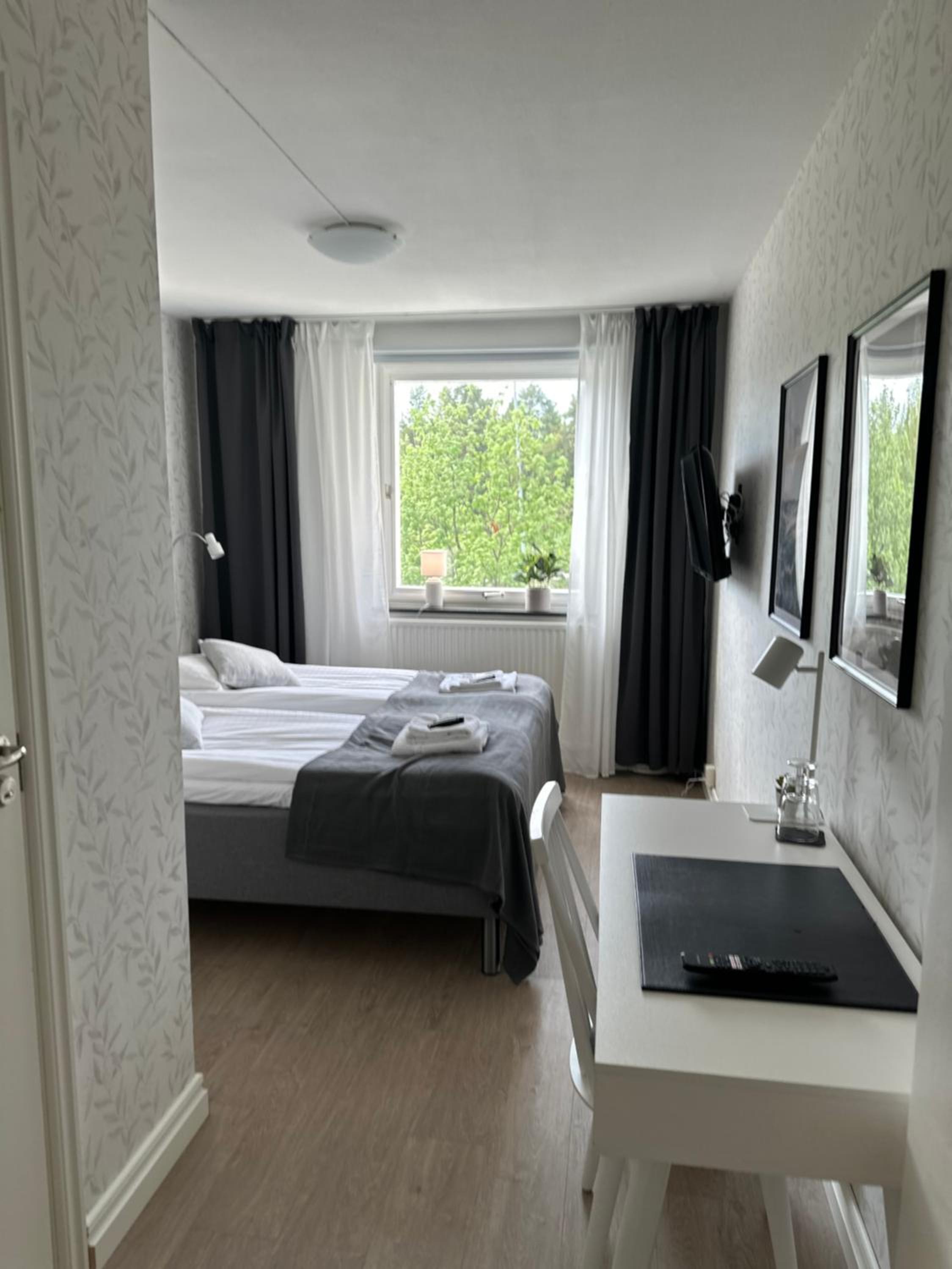 Small Double Room - Photo 4