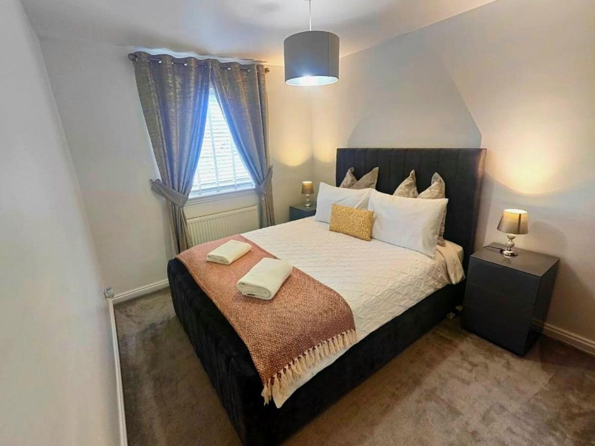 Two-Bedroom Apartment - Photo 3