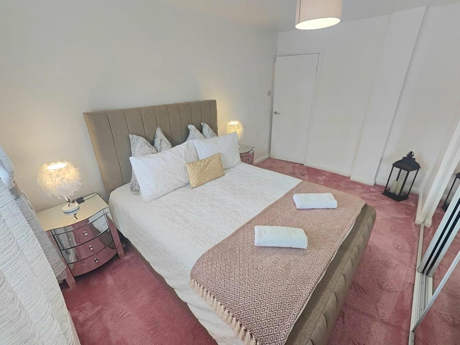 Two-Bedroom Apartment - Photo 16