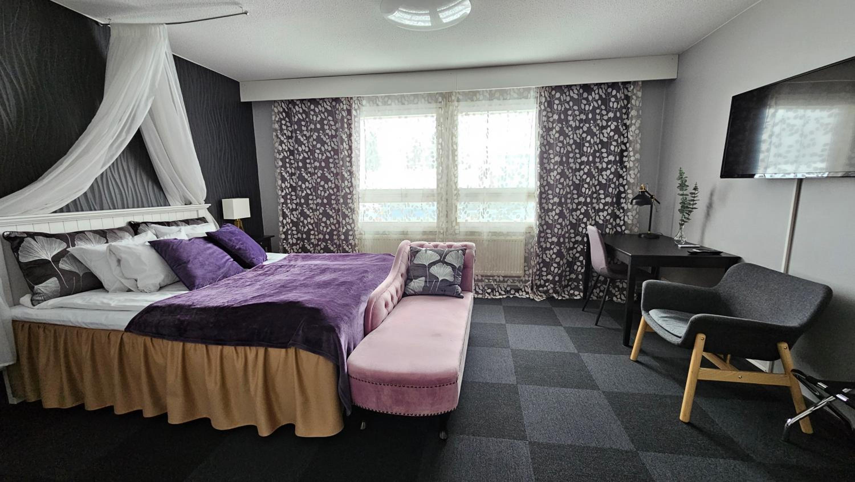 Deluxe Double Room with Two Double Beds photo 3