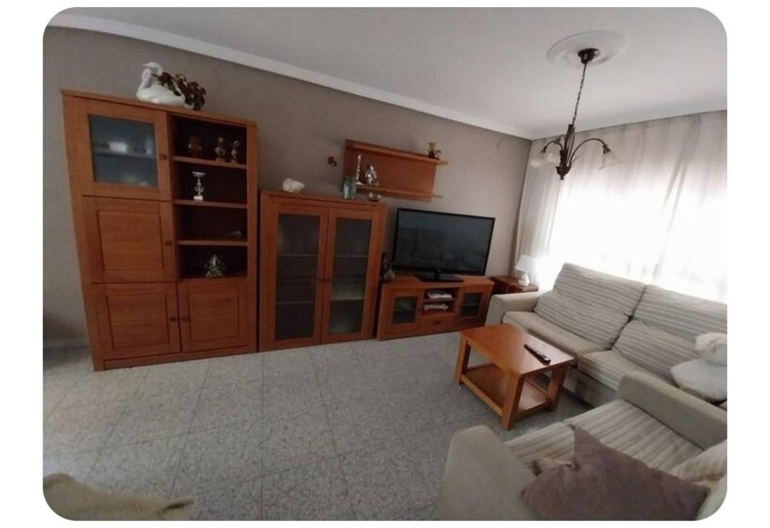 Three-Bedroom House photo 2