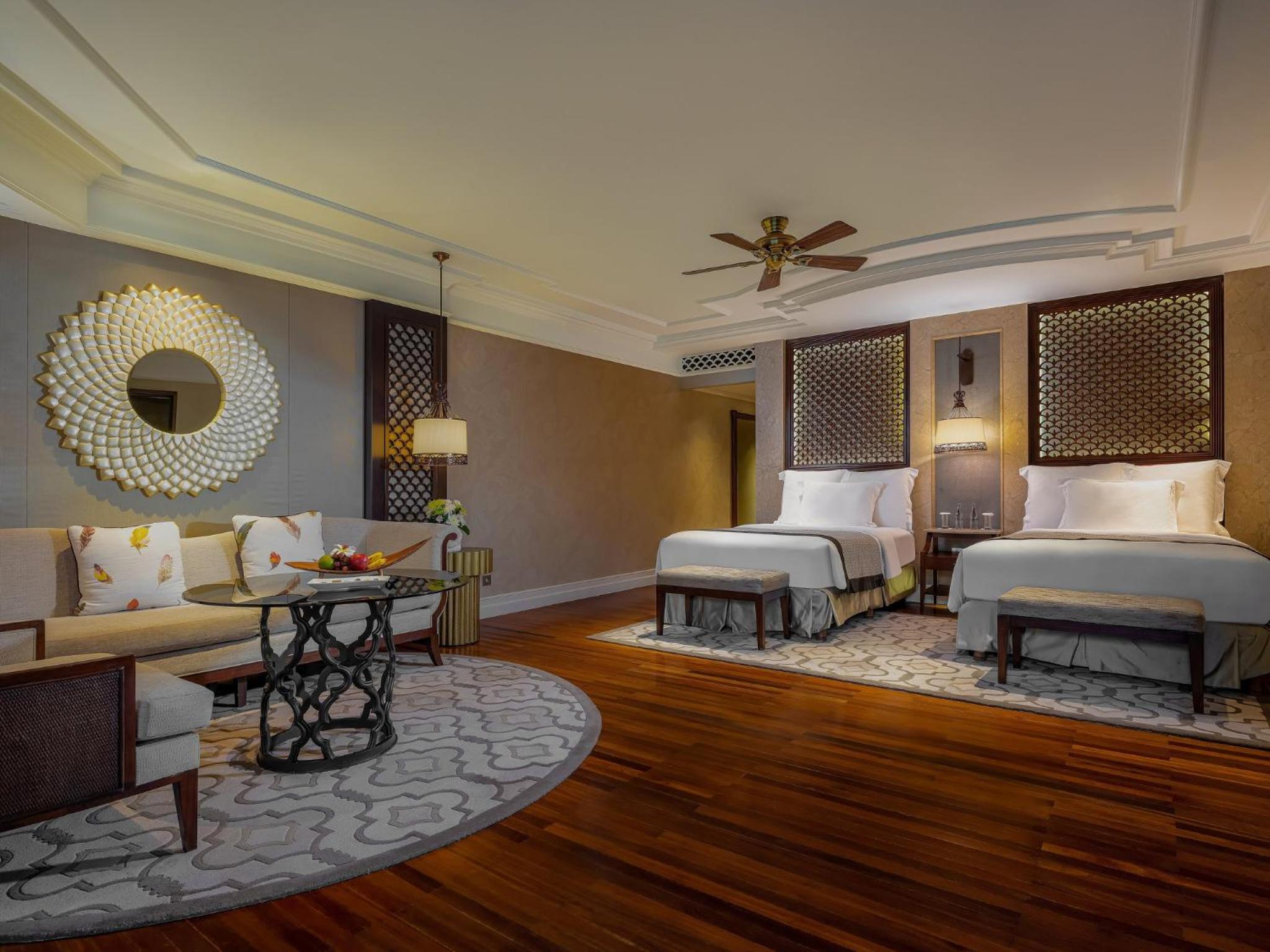 Premium Room with Lounge Access - Photo 4