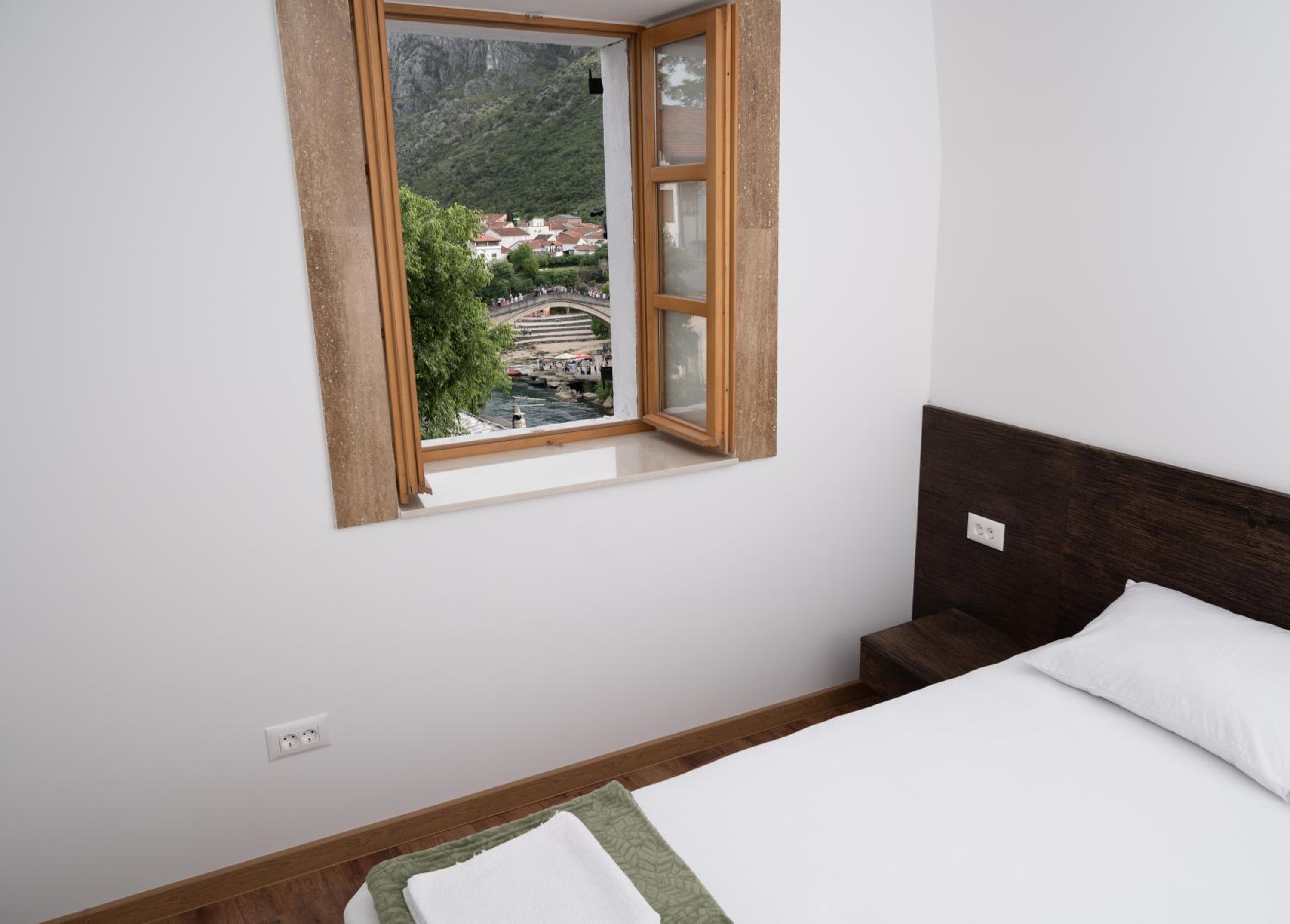 Two-Bedroom Apartment with View photo 3
