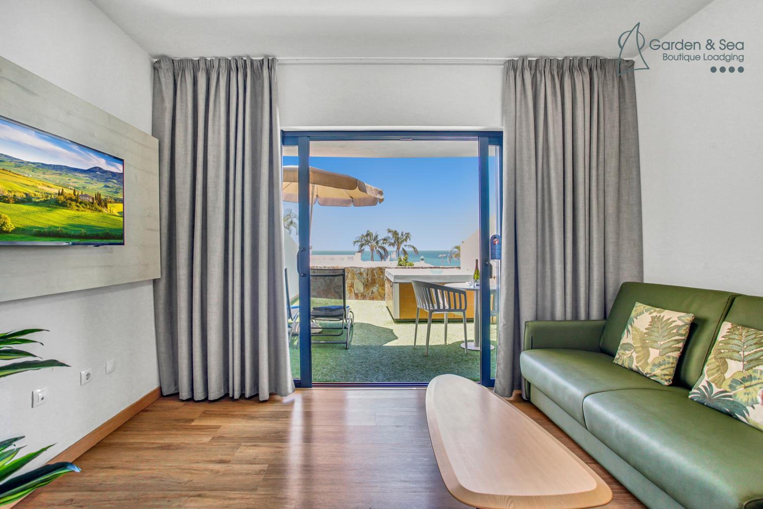 Duplex Premium Sea View (1 adult + 3 children) photo 3