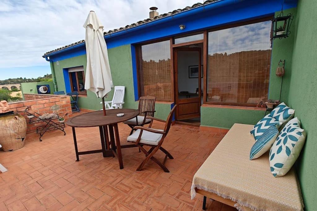 Two-Bedroom Apartment With Mountain View photo 2