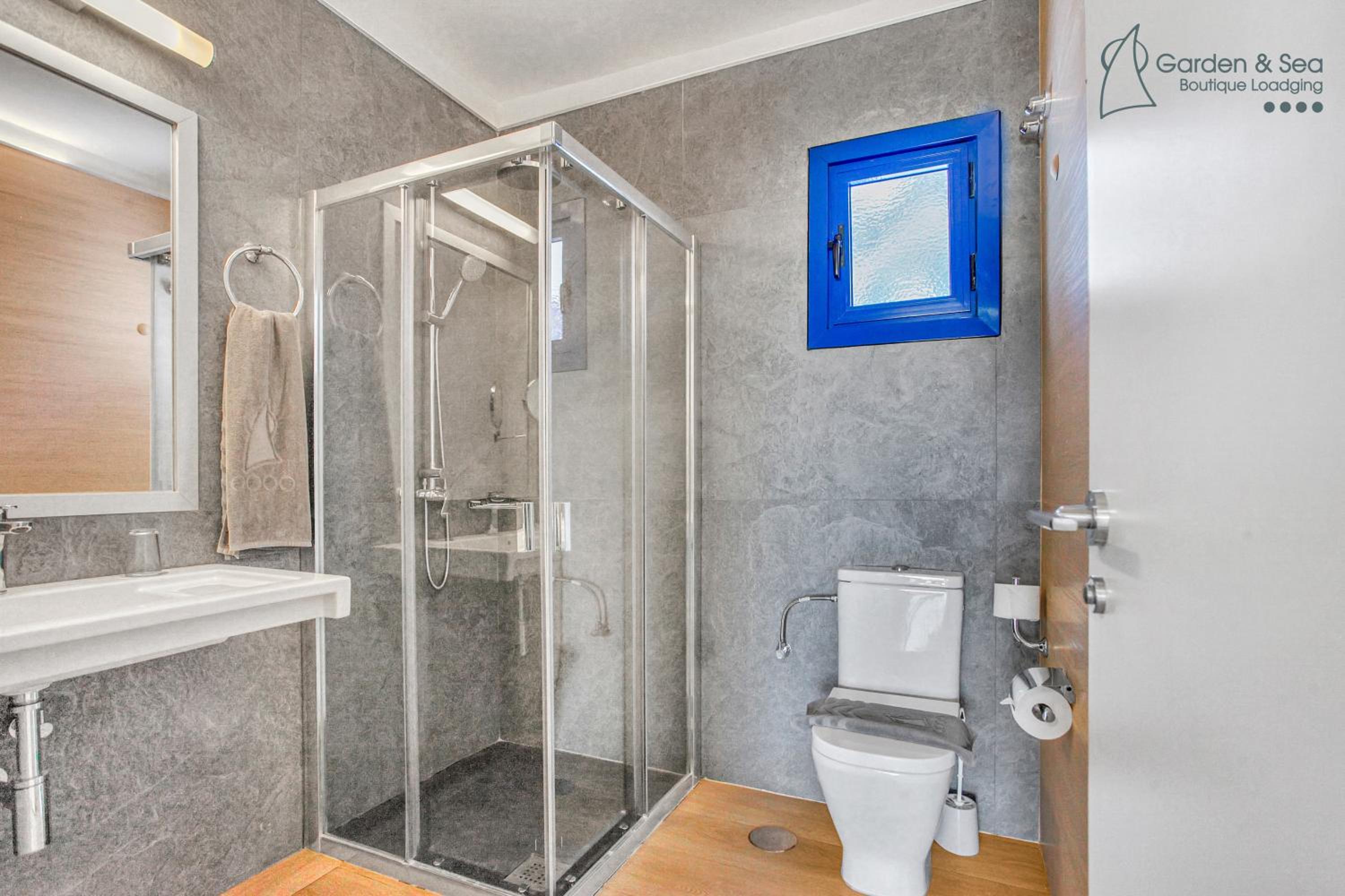 duplex Premium Sea View (1 adult + 1 child) photo 2