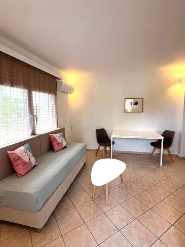 Apartment photo 2