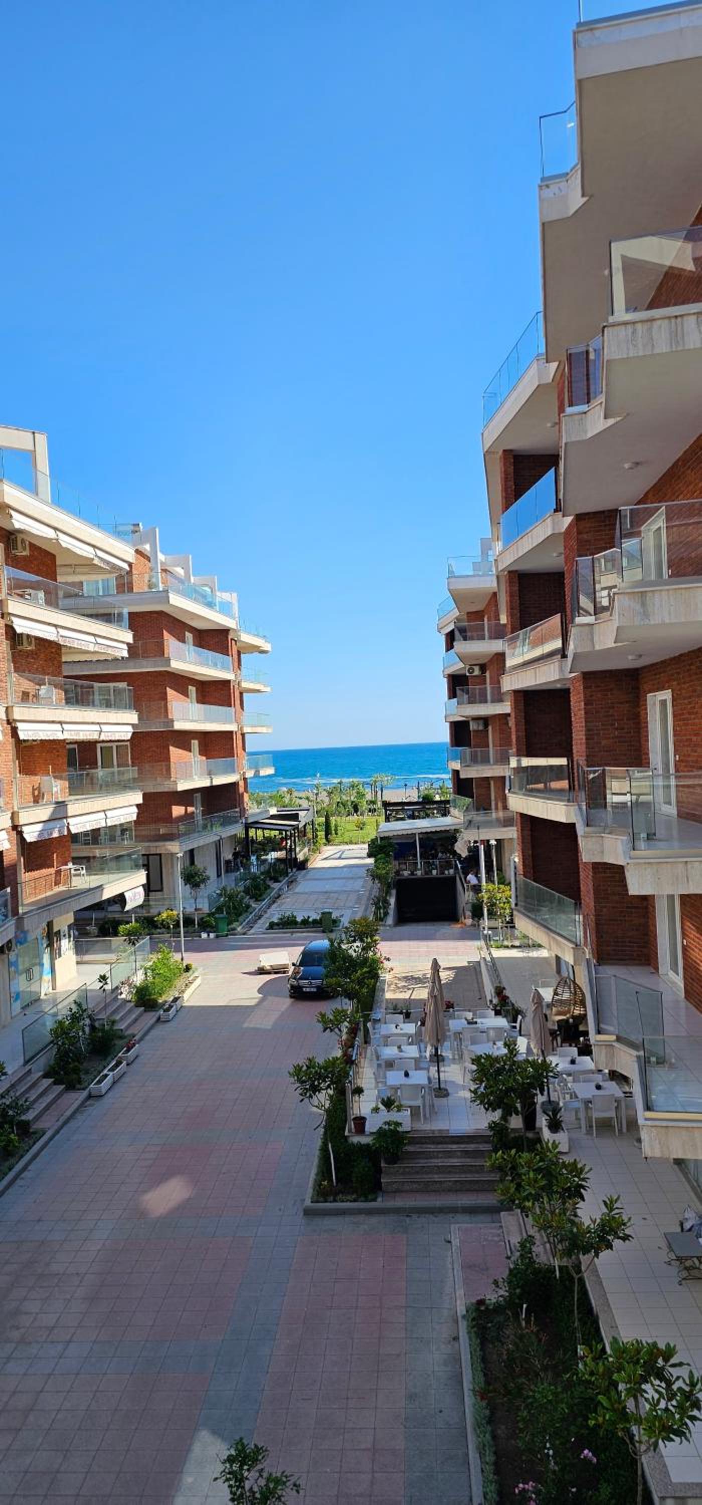 Apartment with Balcony photo 3