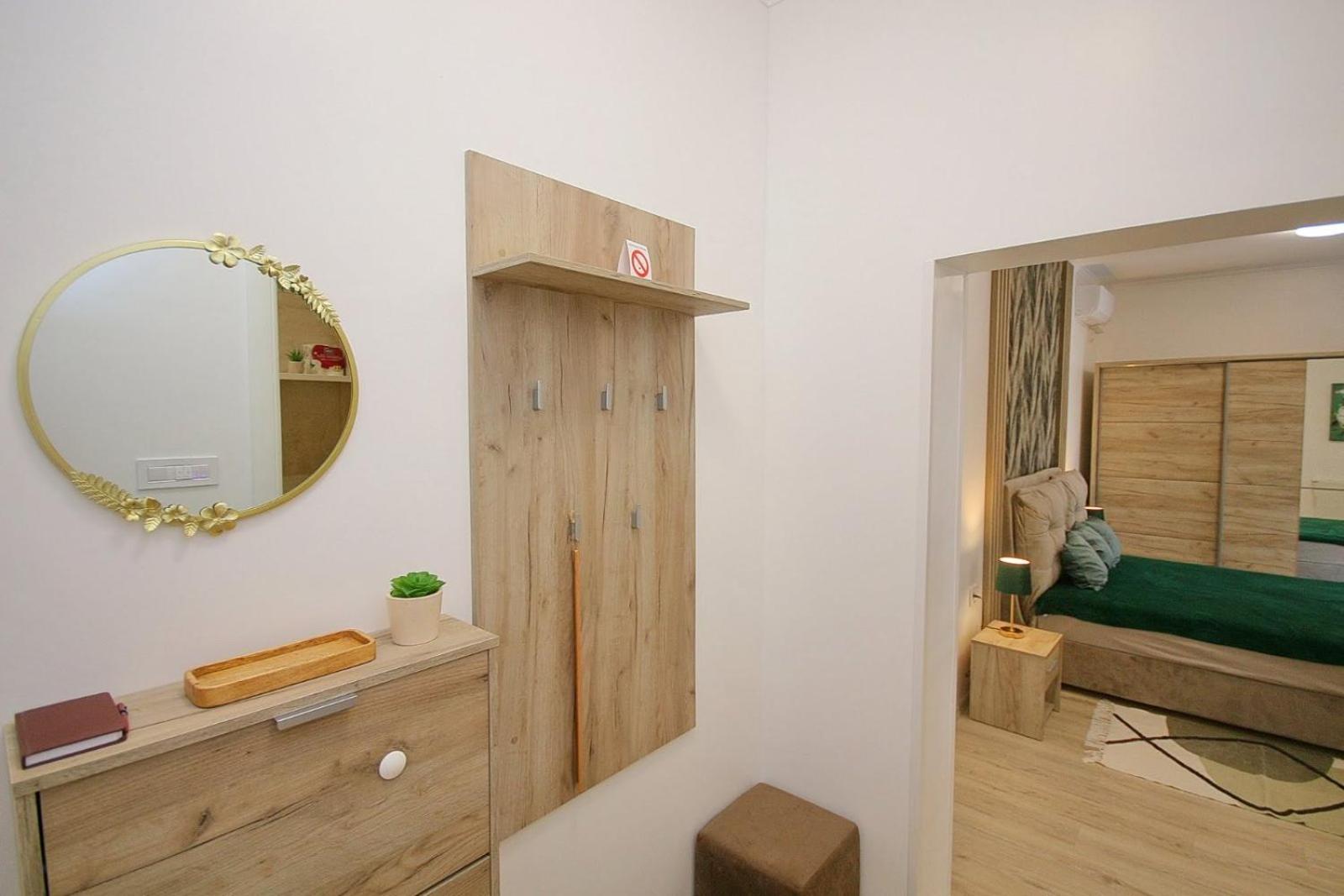 One-Bedroom Apartment photo 1