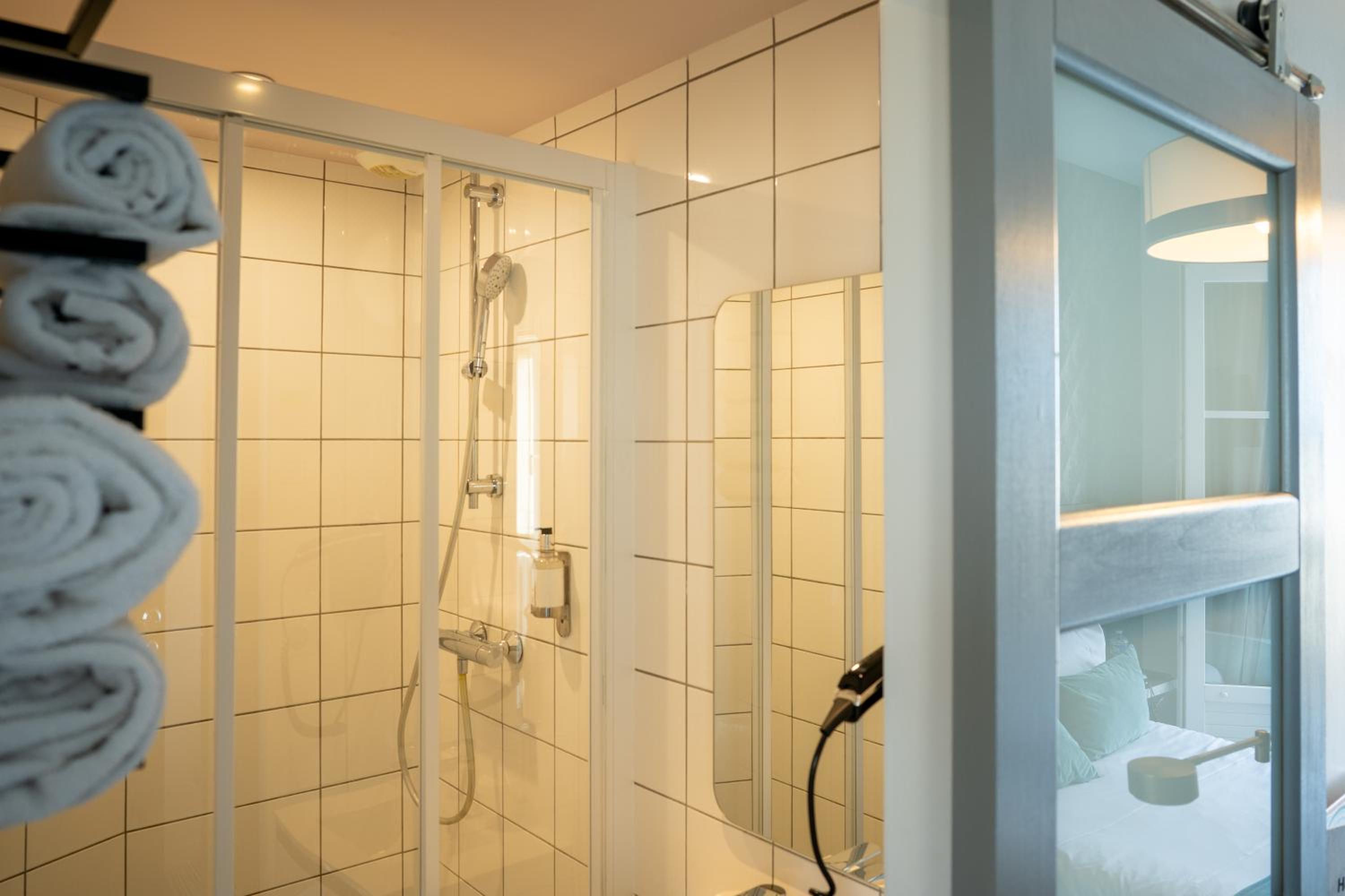 Superior Double Room with Air Condition and Balcony - Photo 8