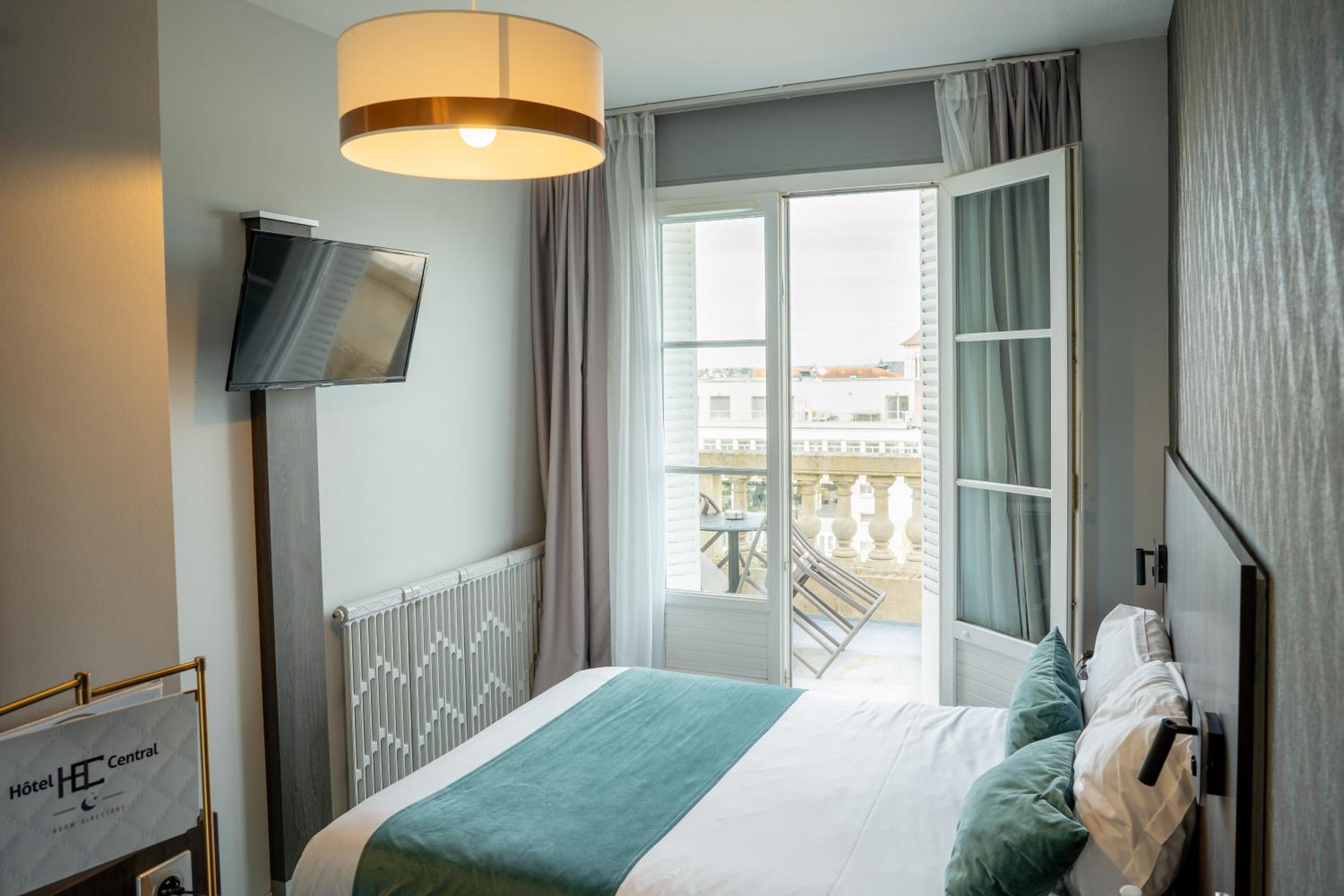 Superior Double Room with Air Condition and Balcony - Photo 7
