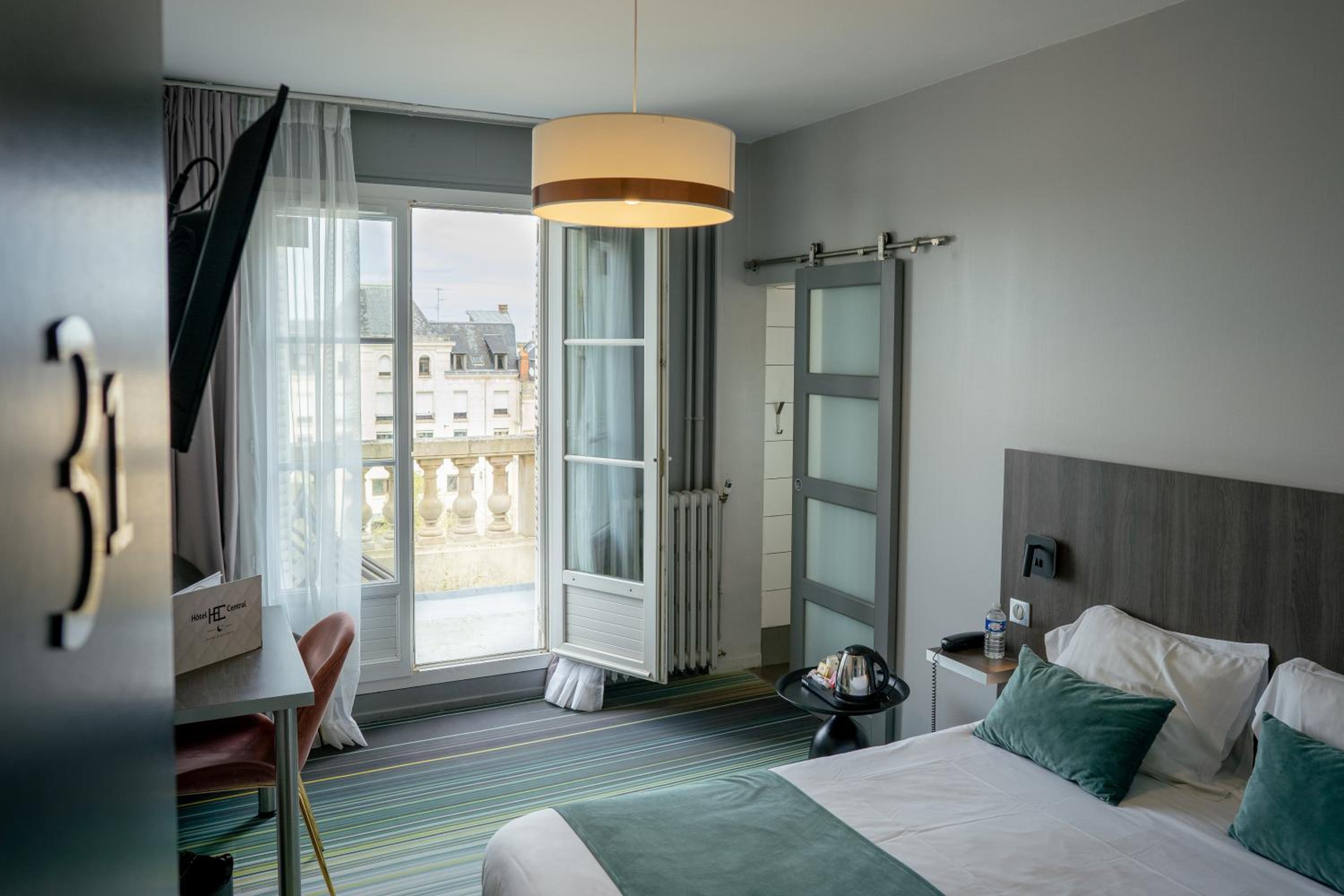 Superior Double Room with Air Condition and Balcony - Photo 6