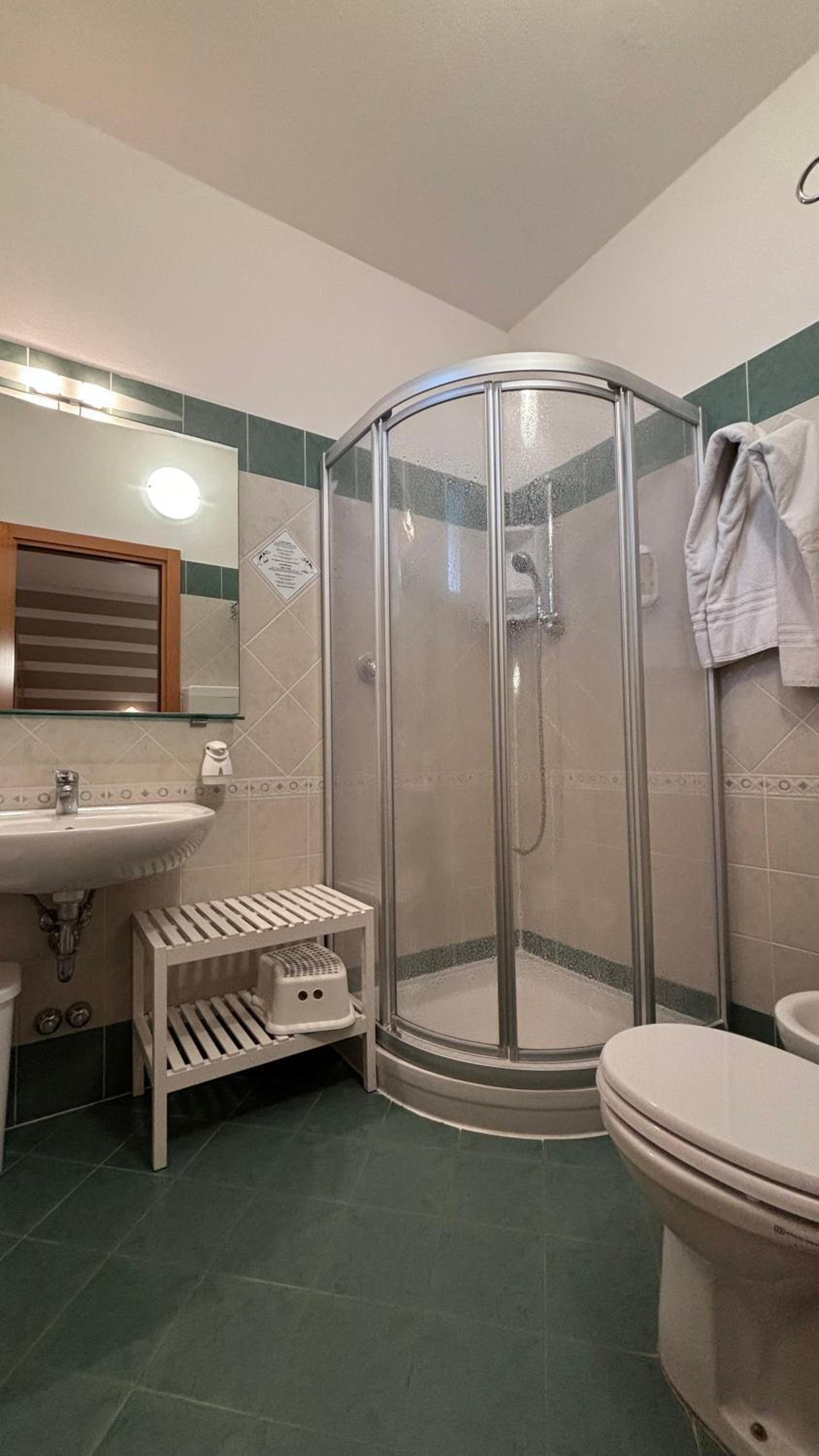 Standard Quadruple Room - Photo 3