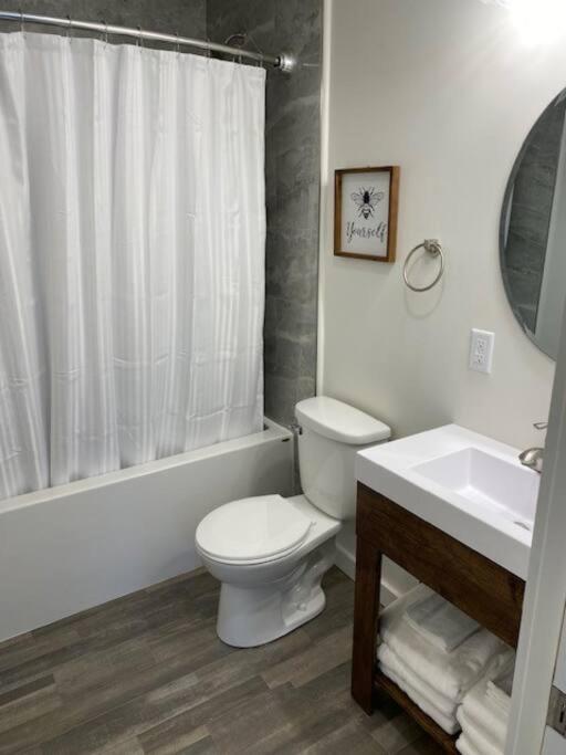 Two-Bedroom Cottage photo 2