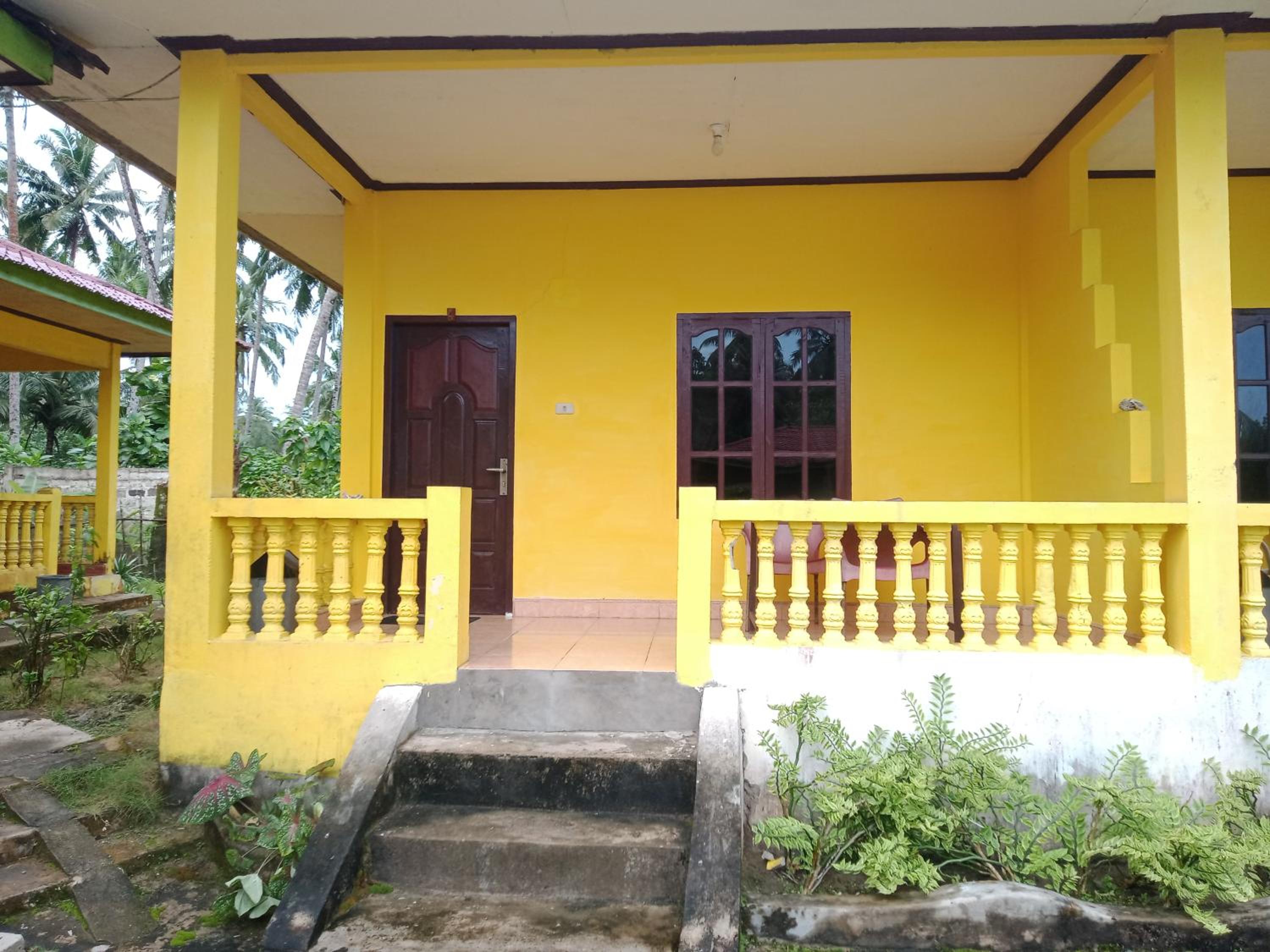 Family Room with Balcony - Photo 6