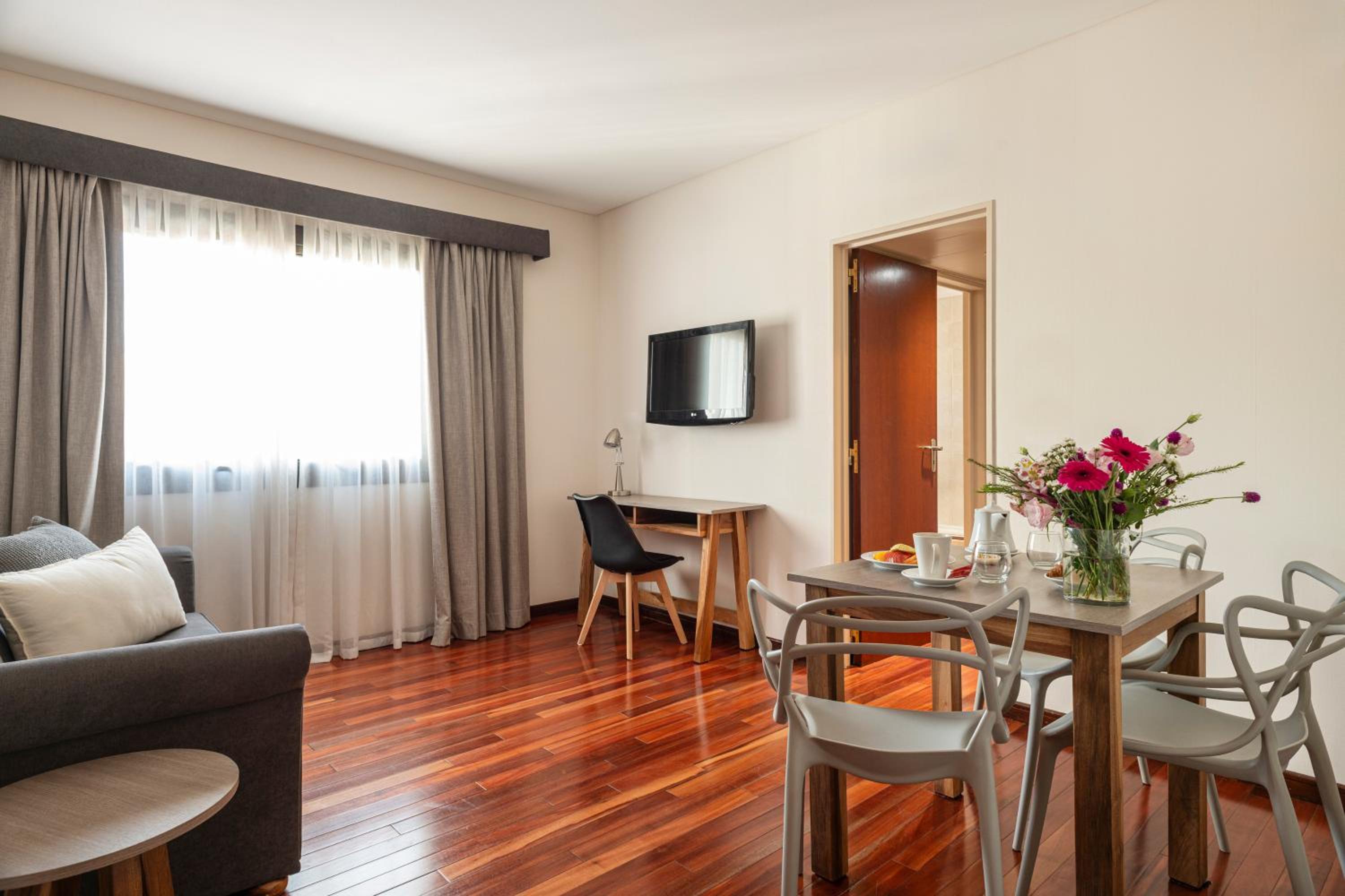 Executive Suite photo 2