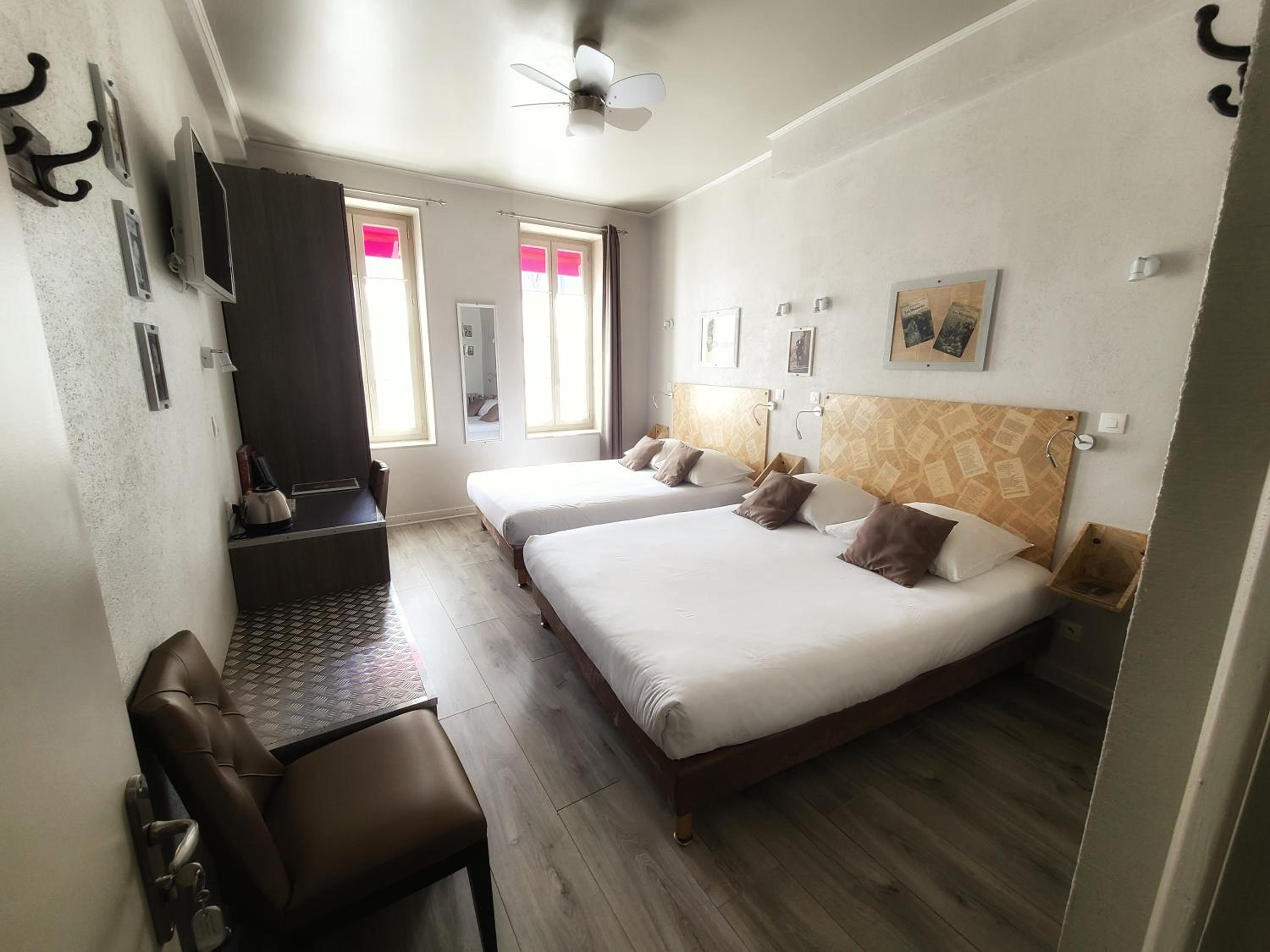 Quadruple Room - Victor Hugo photo 1