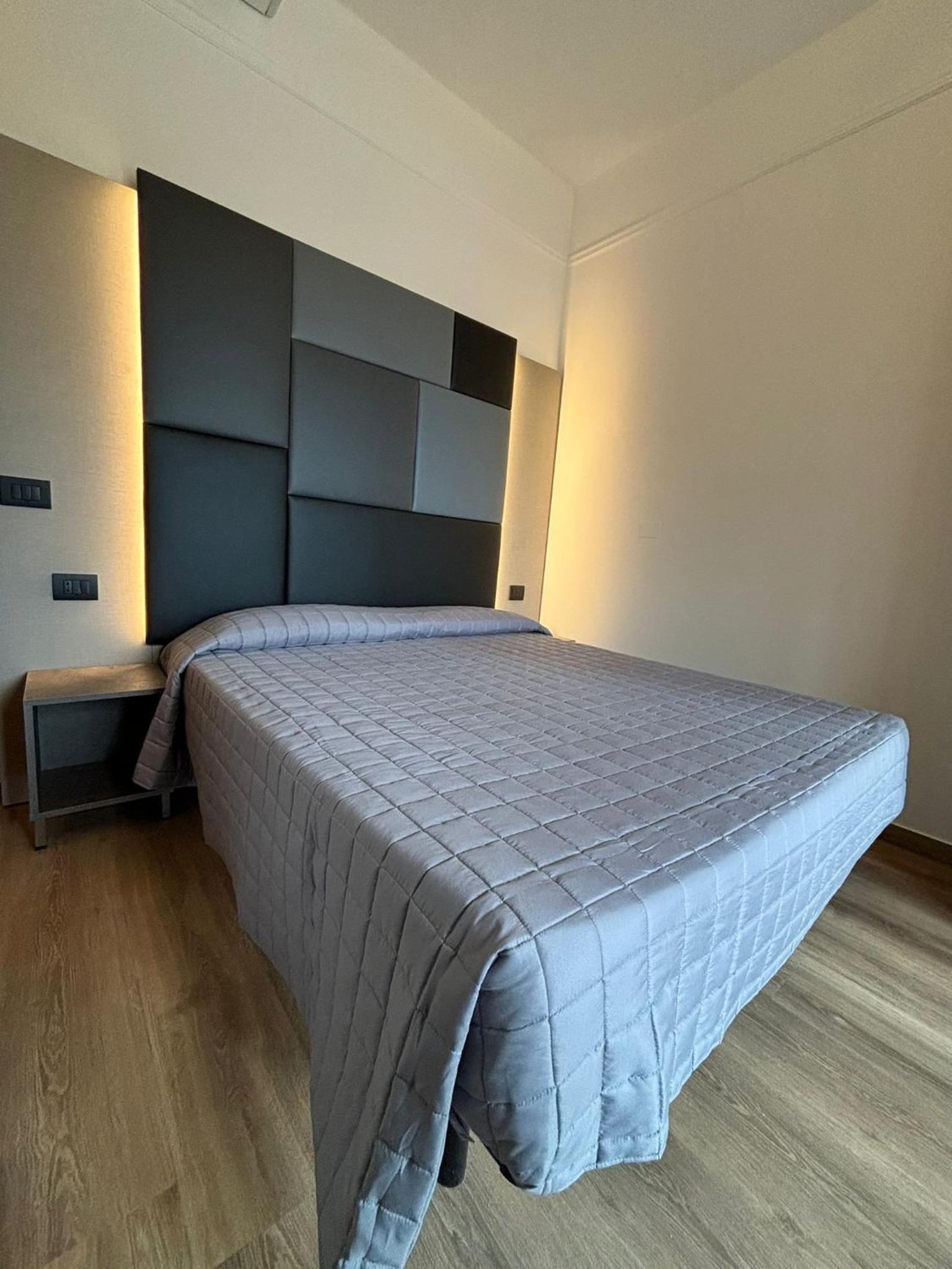 Double Room with Sea View - Photo 2