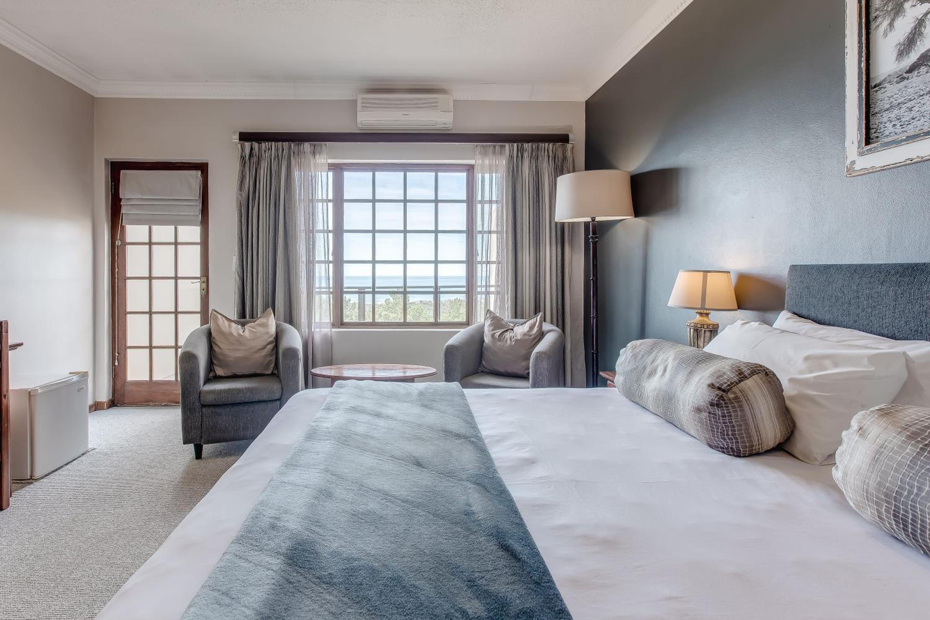Deluxe Double or Twin Room with Ocean View photo 3