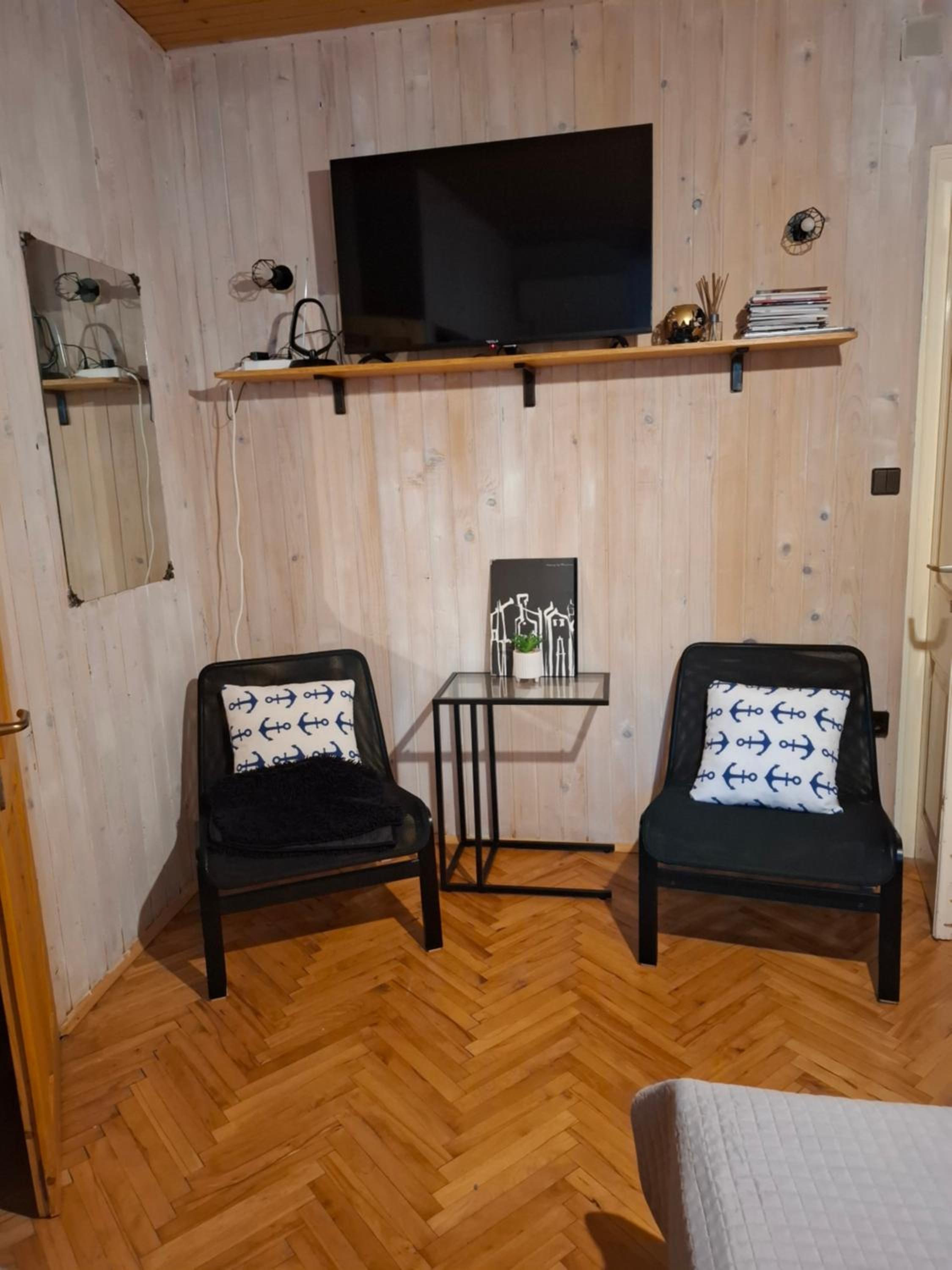 Studio (2 Adults)