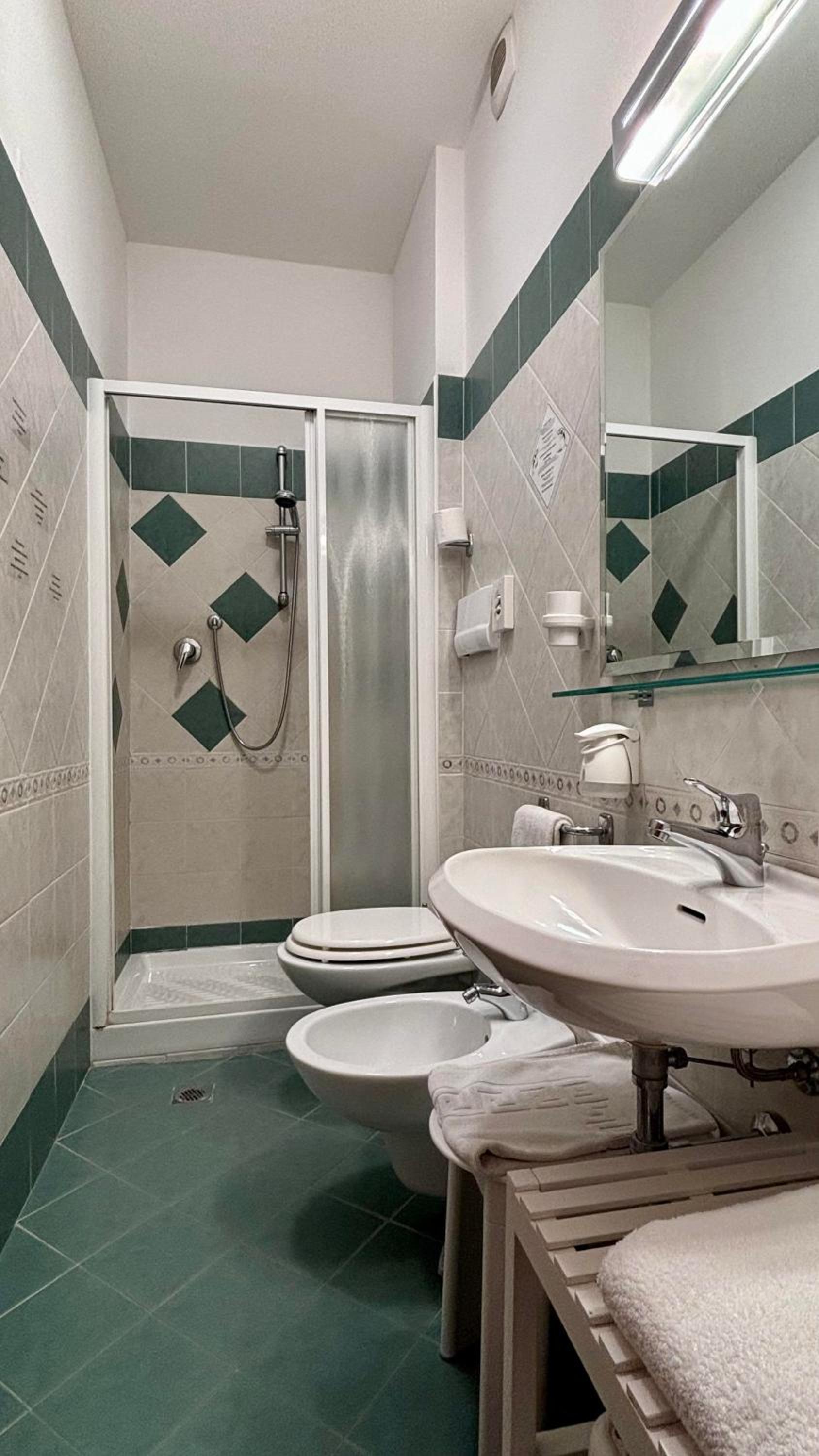 Superior Quadruple Room photo 2