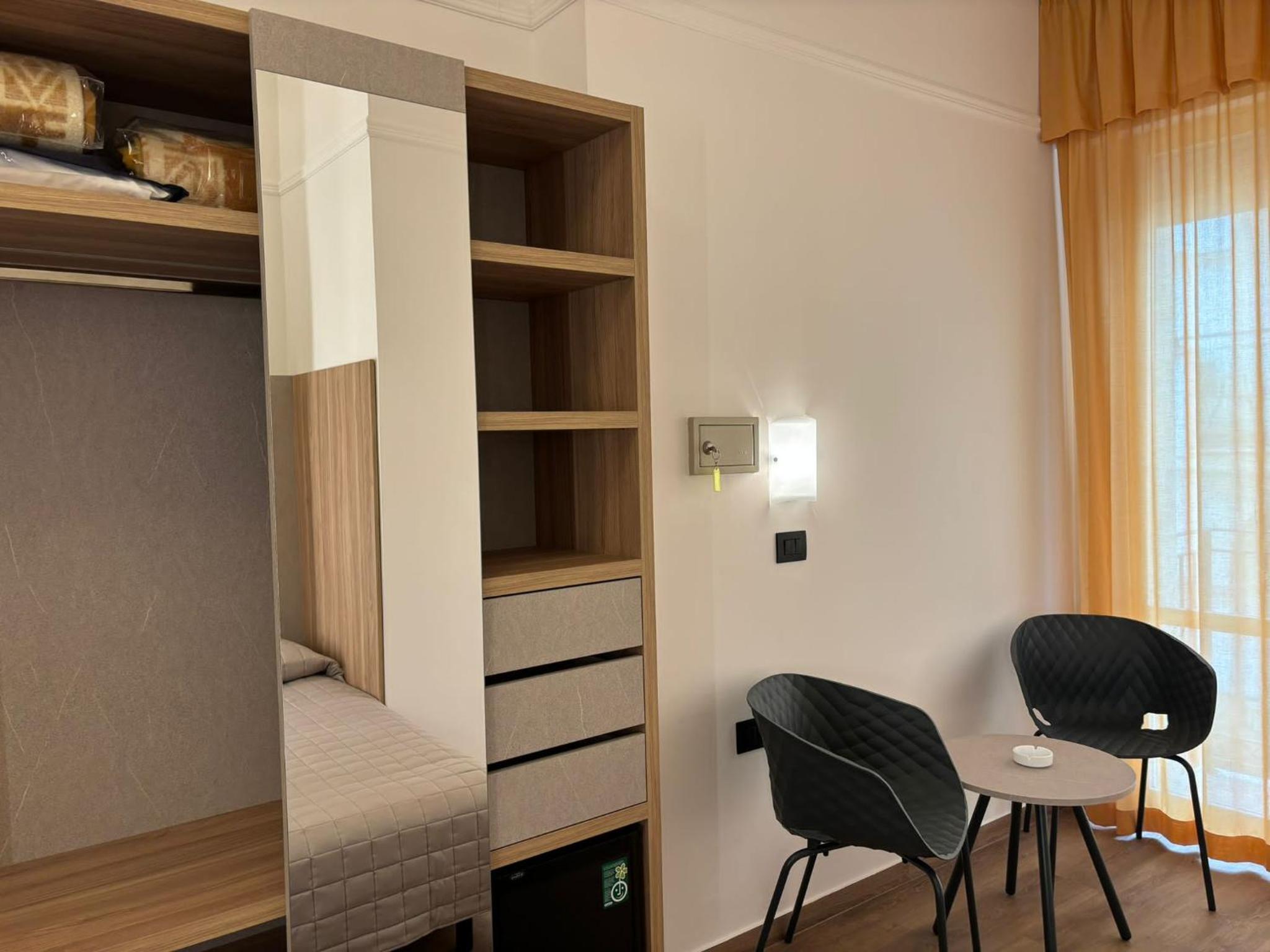 Standard Quadruple Room - Photo 10